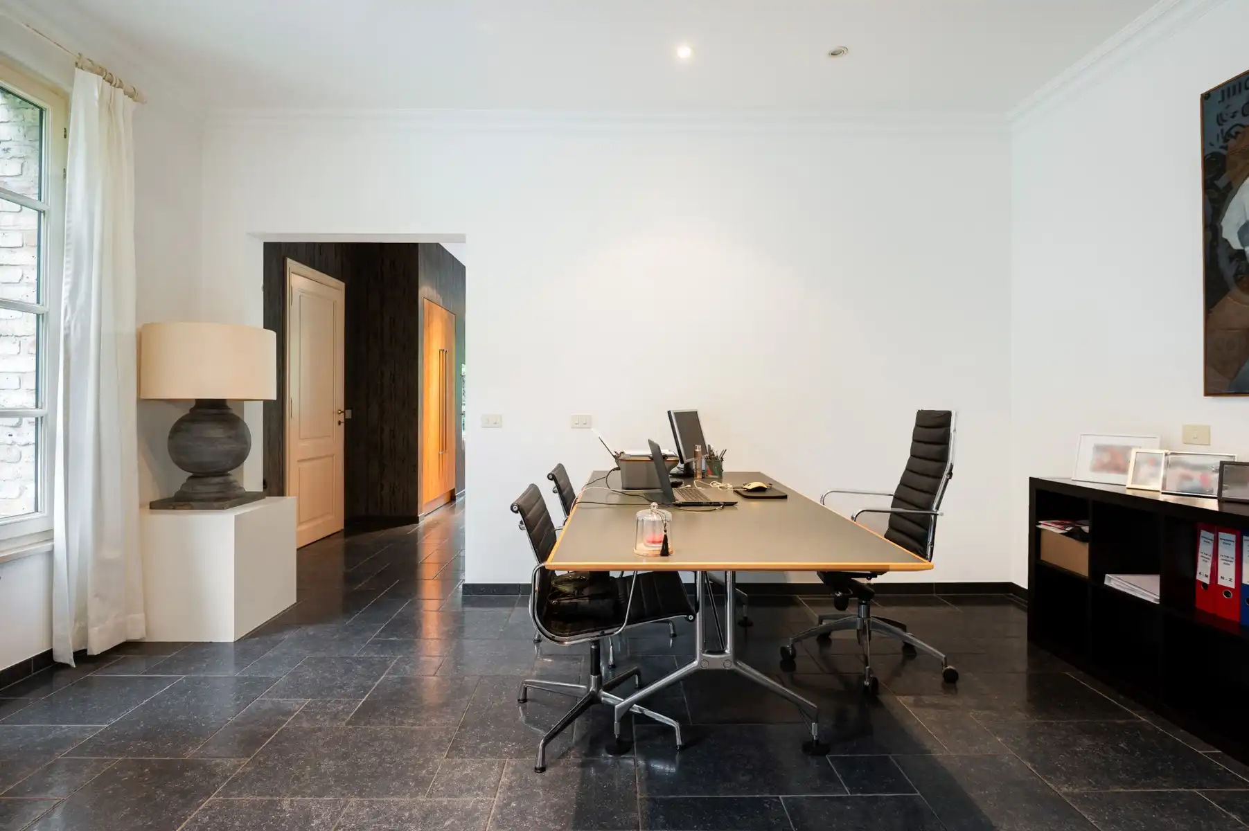 Exclusieve instapklare villa met 15.088m² parktuin foto 18