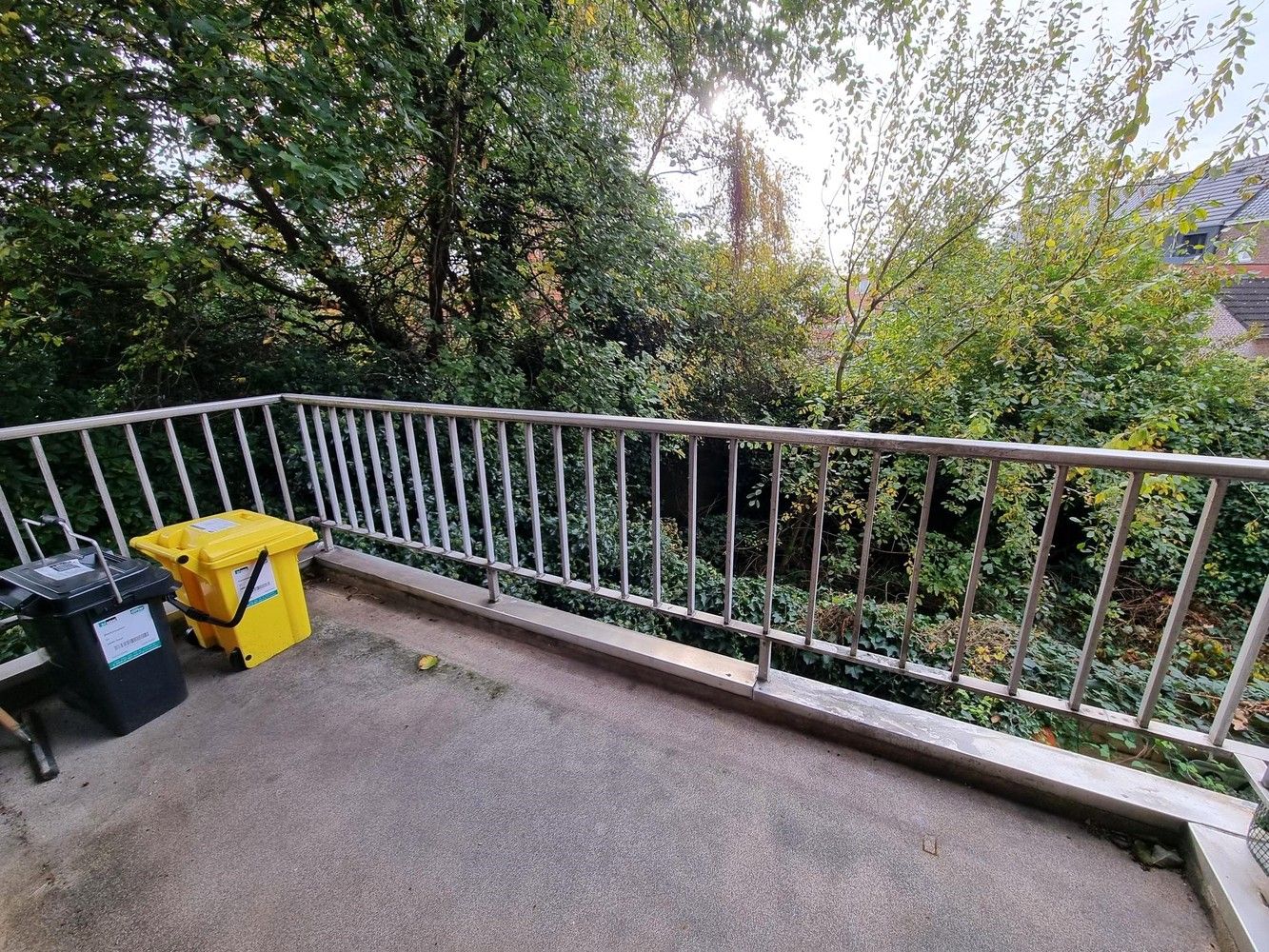 Verzorgd en ruim appartement van 97m², met 2 slaapkamers, terras aan de achterzijde en private kelderberging . foto 10