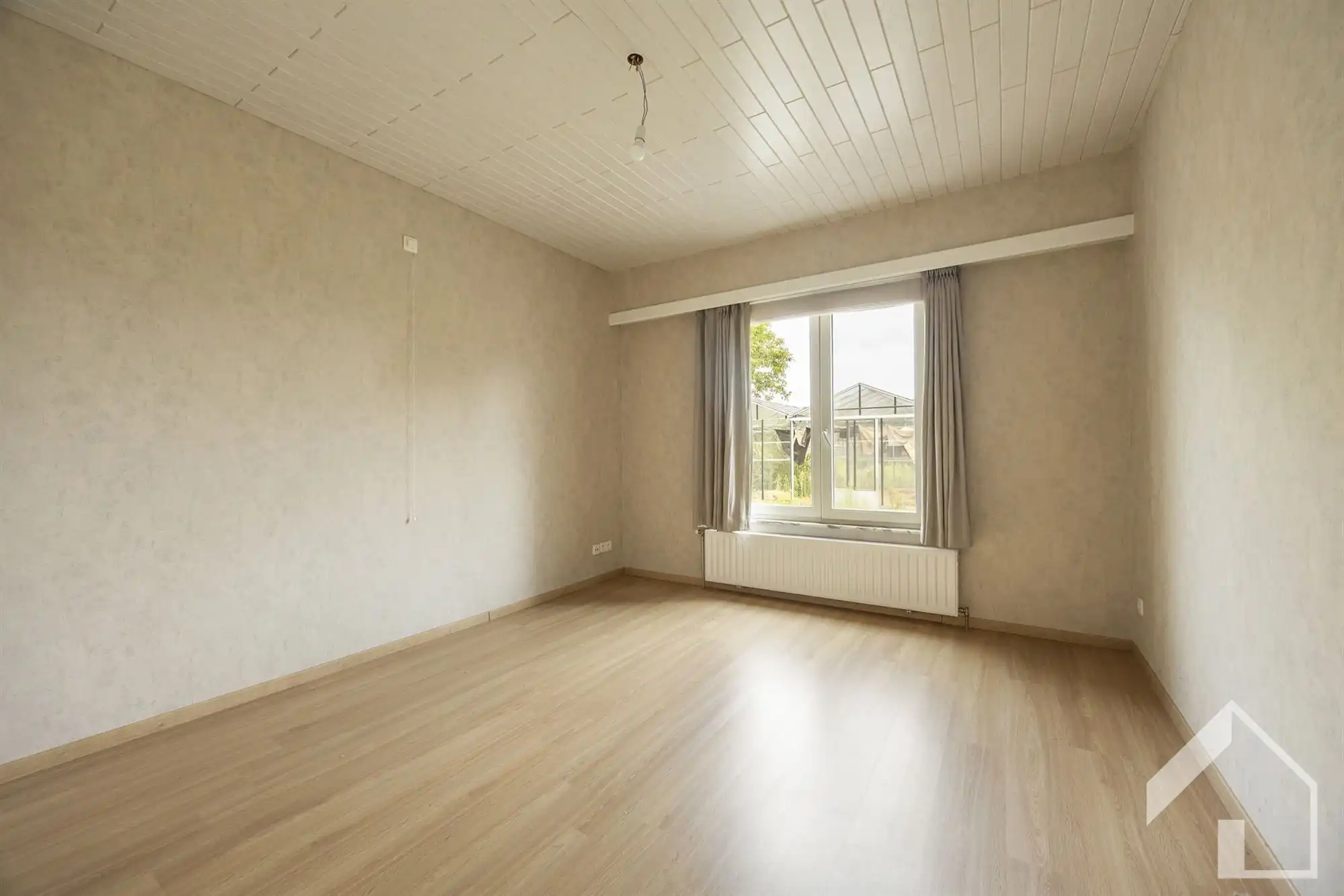 Gerenoveerde laagbouwwoning op 2984m2 foto 8