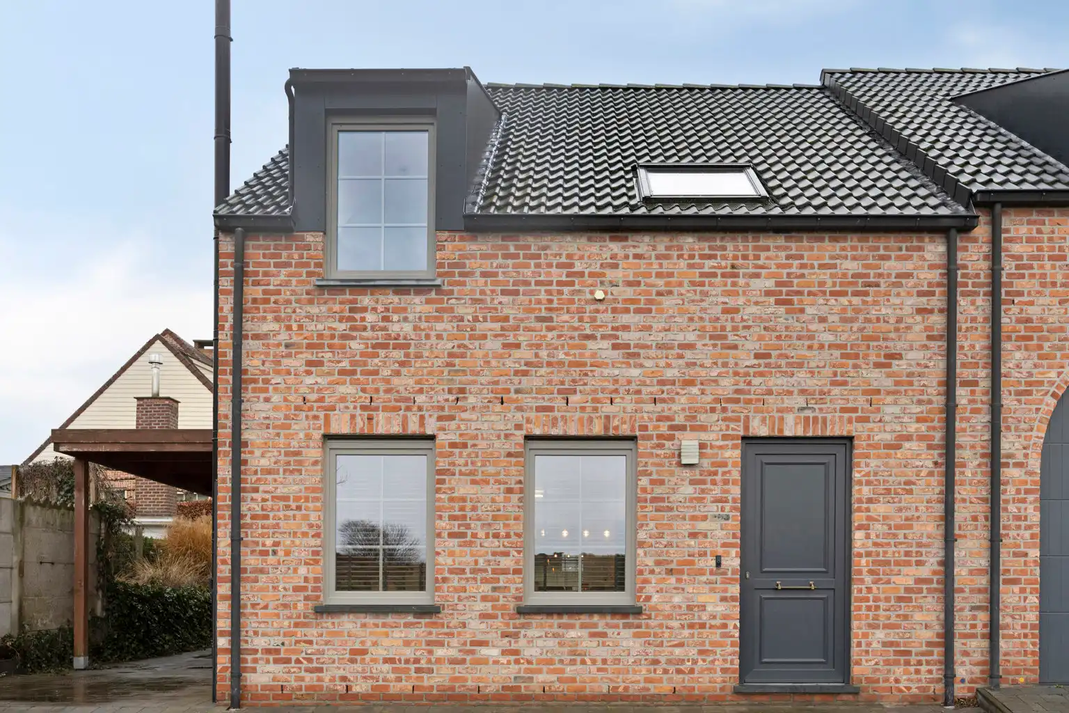 Recente instapklare woonst met tuin in Eliksem foto 3