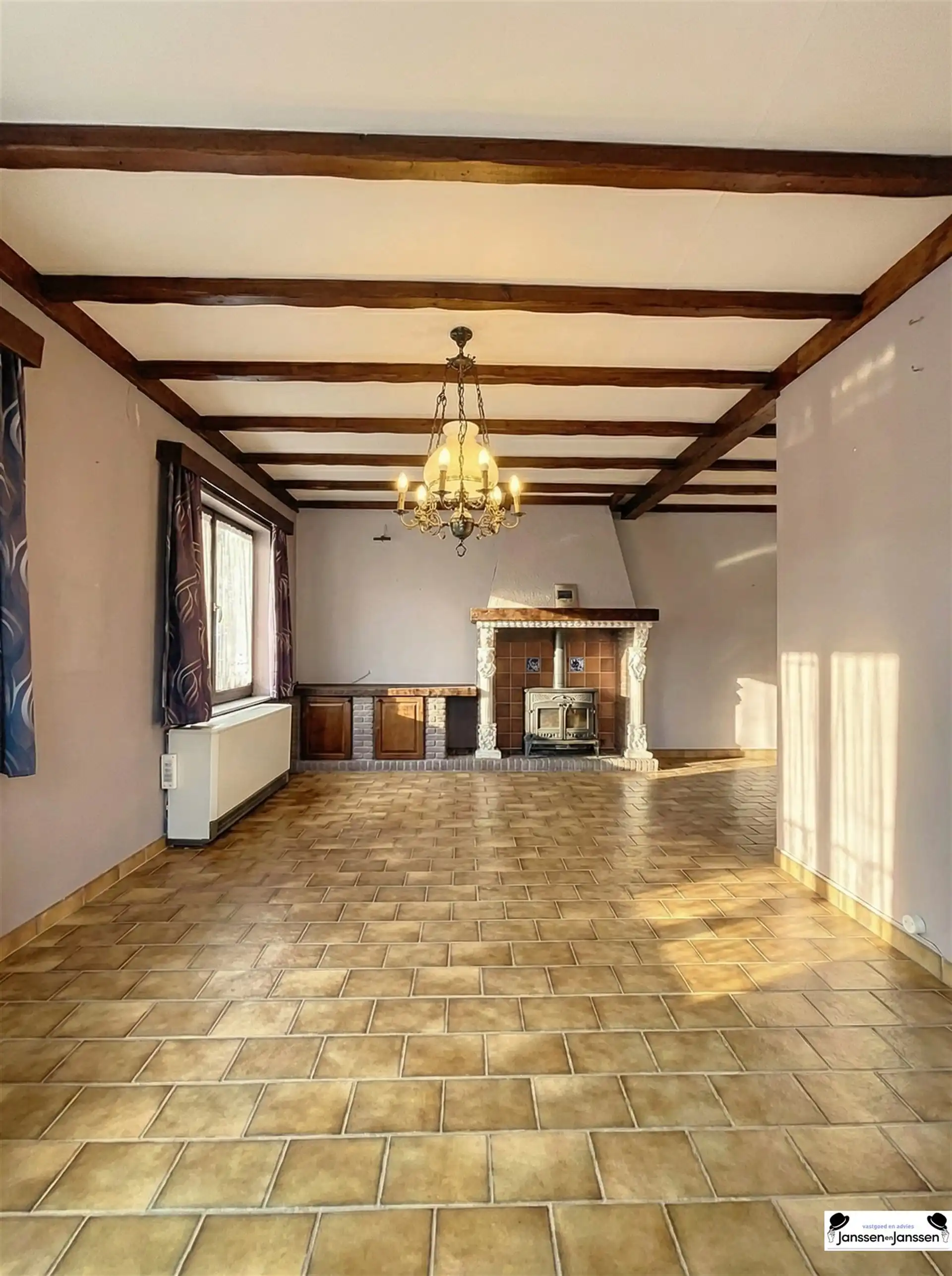 Ruime woning met 3 slaapkamers en aparte garage foto 5