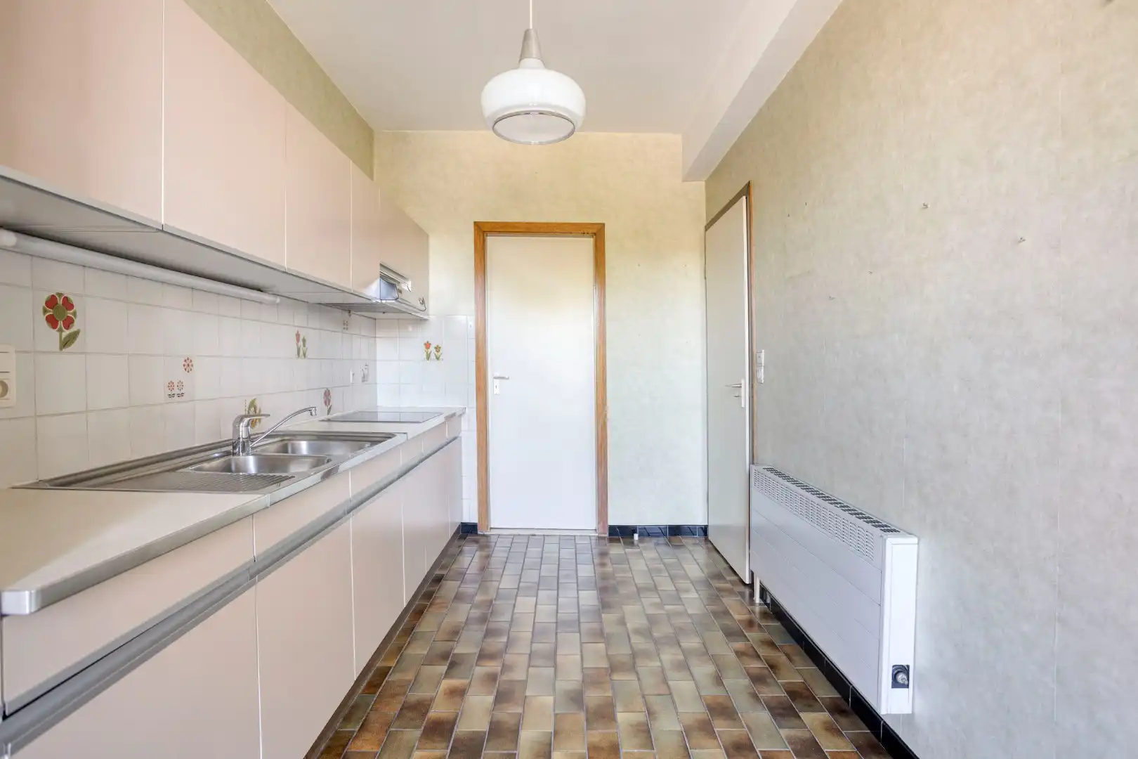Ruim appartement met vrij uitzicht en garage - centrum Tongeren foto 7