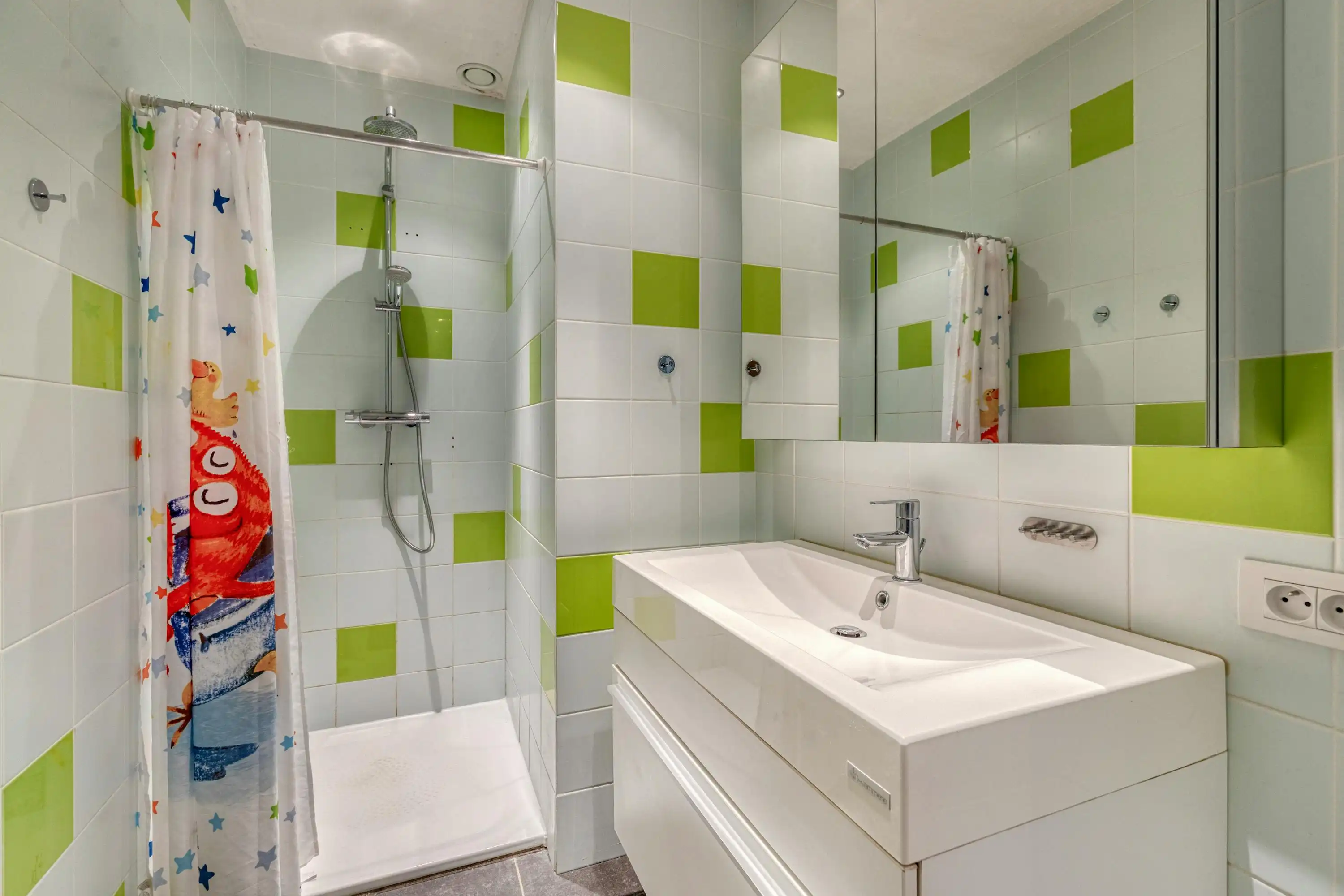 Instapklaar huis met 5 slaapkamers & 2 badkamers in Oostkamp foto 22