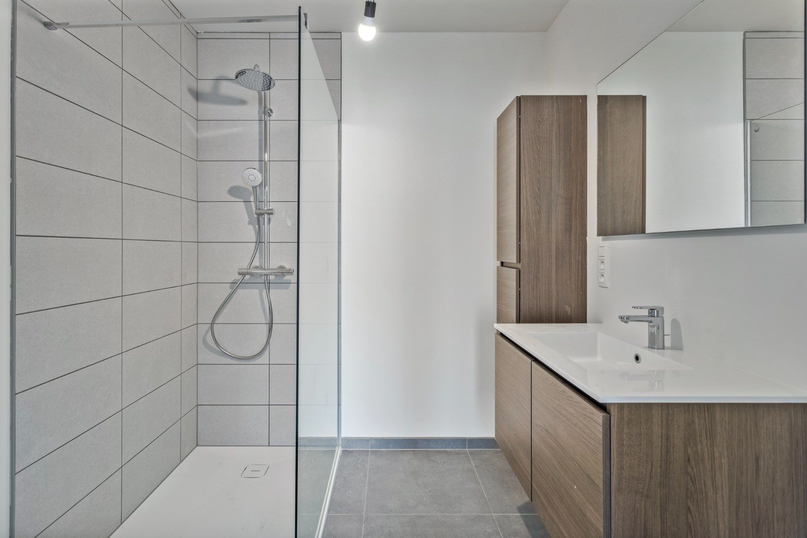 Recent appartement met 1 slpk en gezellig tuintje op wandelafstand van het centrum !  foto 13