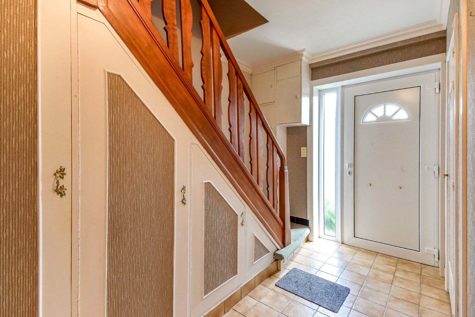 Charmante rijwoning met 3 slaapkamers en zonnige achtertuin in rustige woonwijk te Gistel foto 9