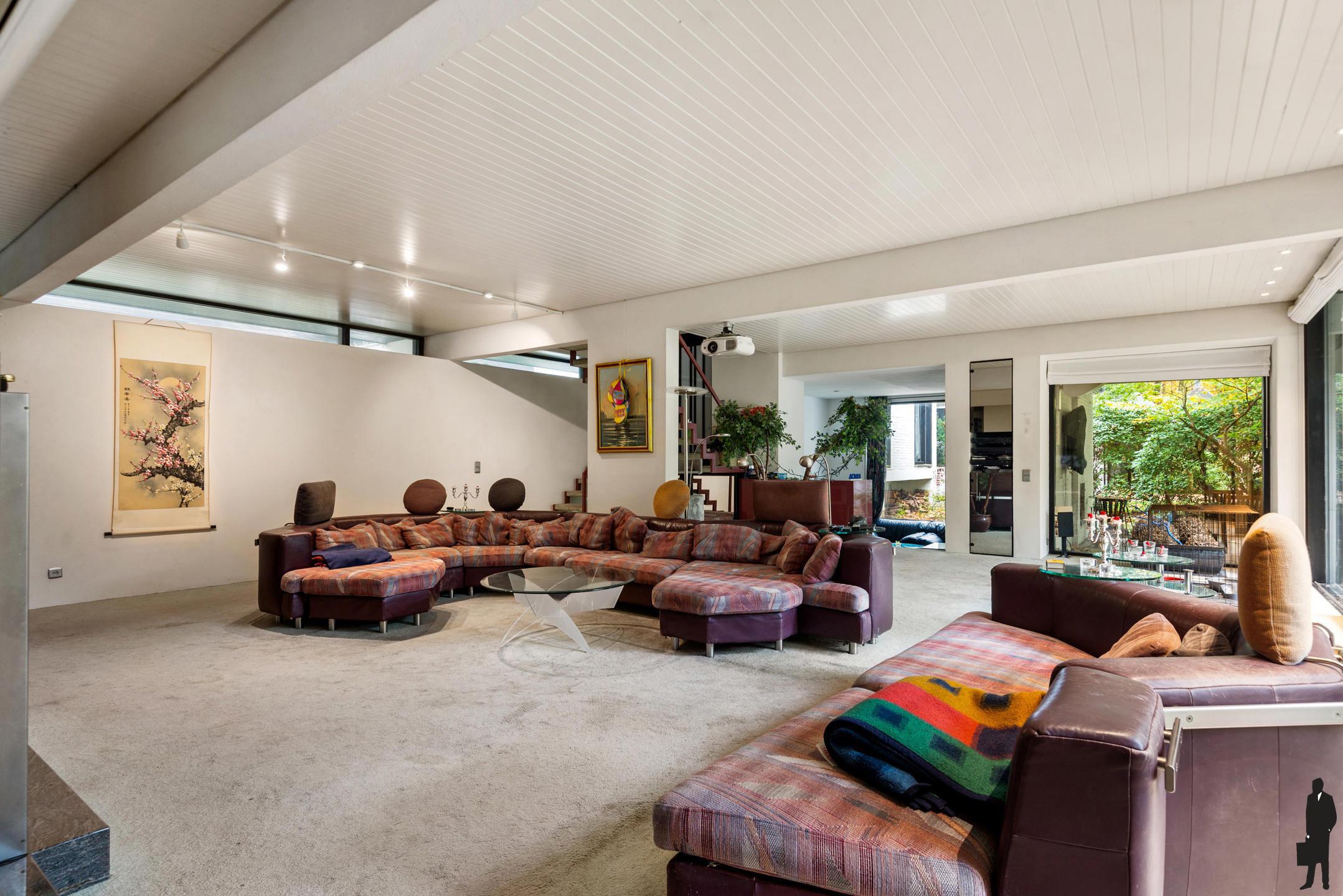 Verscholen in de natuur, in 1 van de mooiste lanen van Vriesdonk, rustig en residentieel: Architectenwoning op ca. 5.710 m².  foto 5
