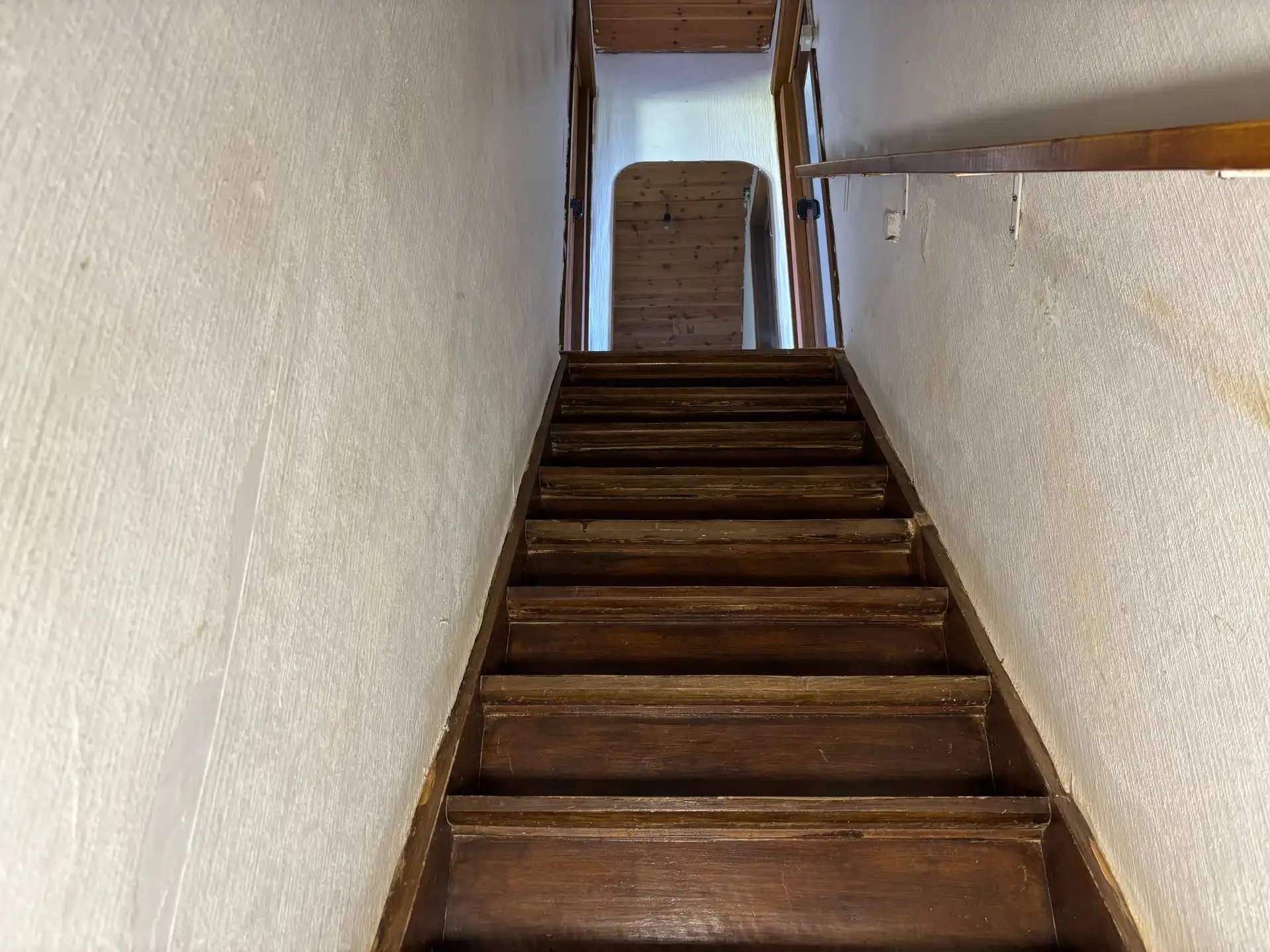 Landelijk gelegen renovatiewoning met prachtig uitzicht over de velden foto 18