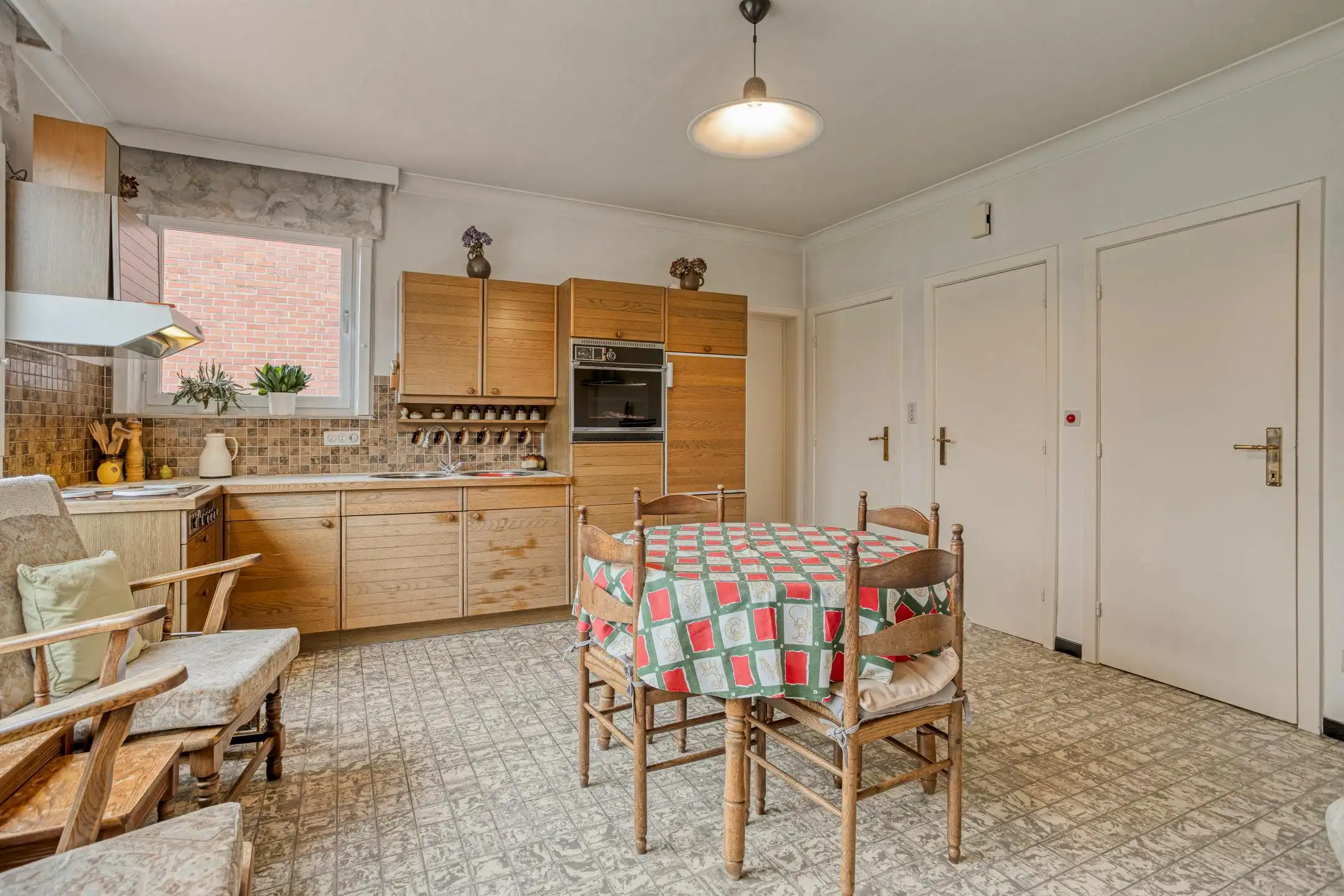 Ruim huis met 4 slaapkamers nabij het centrum van Izegem. foto 10