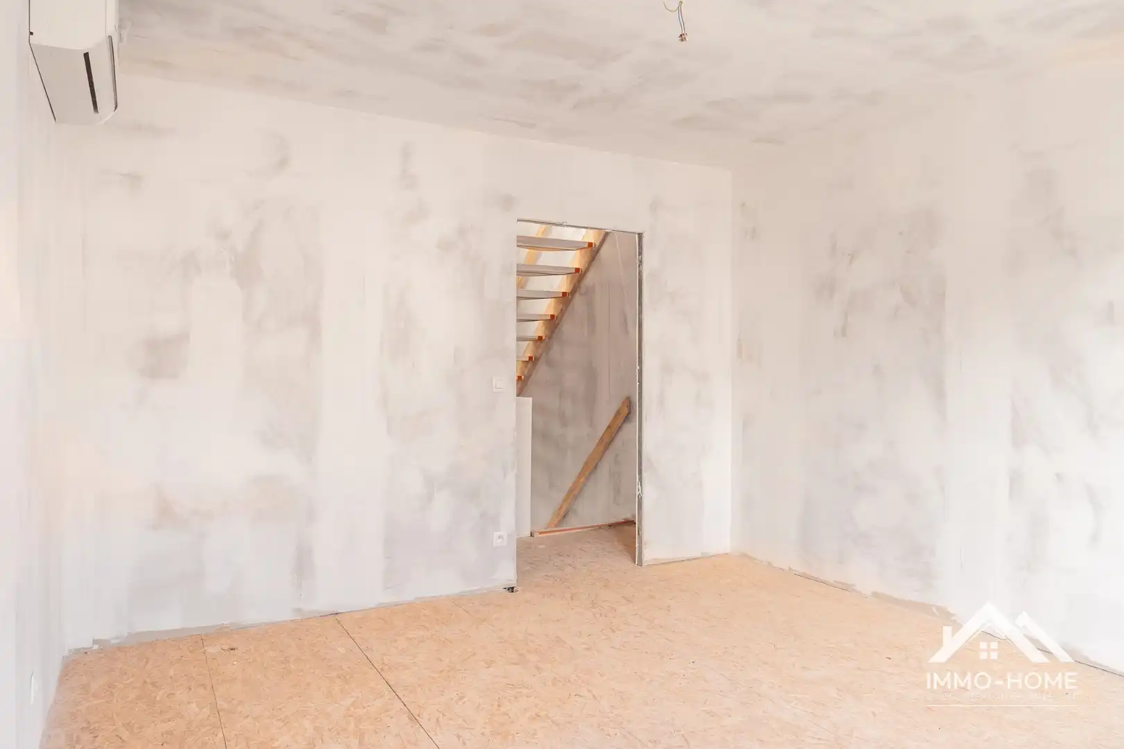 Structureel gerenoveerde woning met tuin foto 14