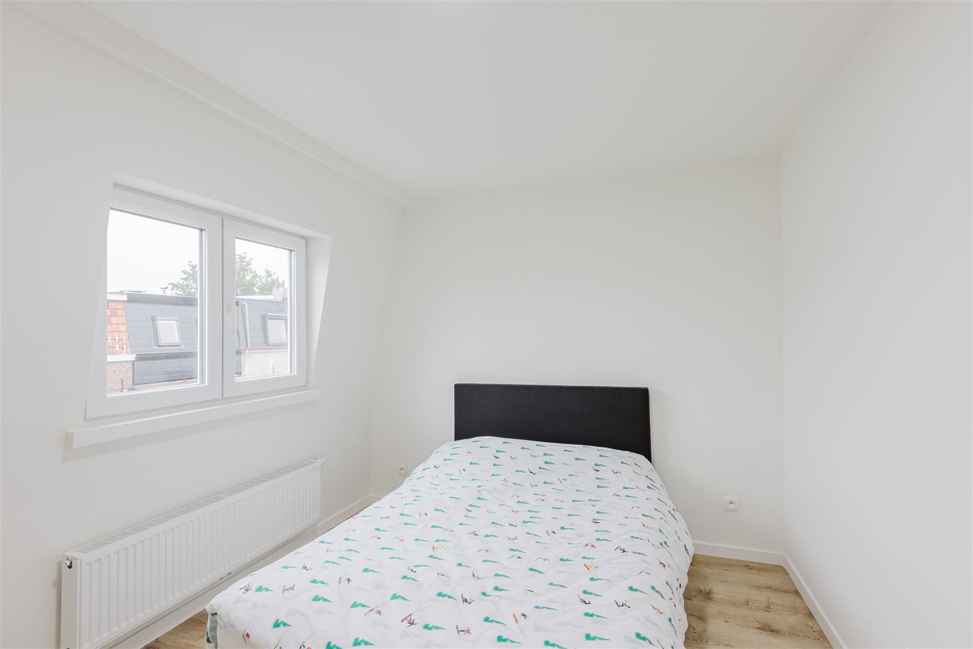 Prachtig gerenoveerde woning met 3 slks en buitenruimte foto 21