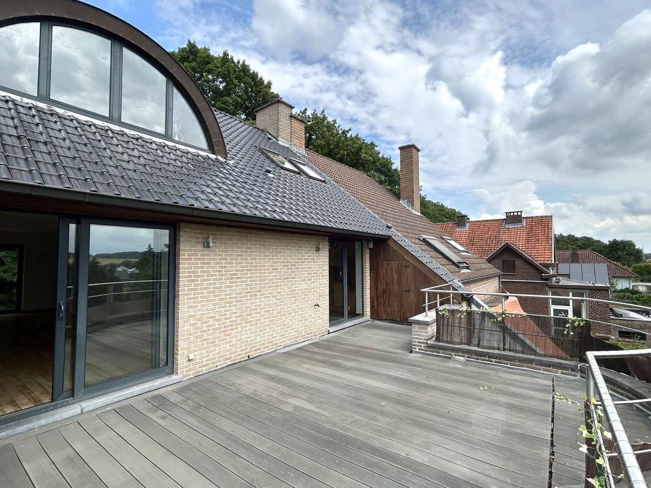 Zeer ruim duplex appartement met panoramisch uitzicht foto 15