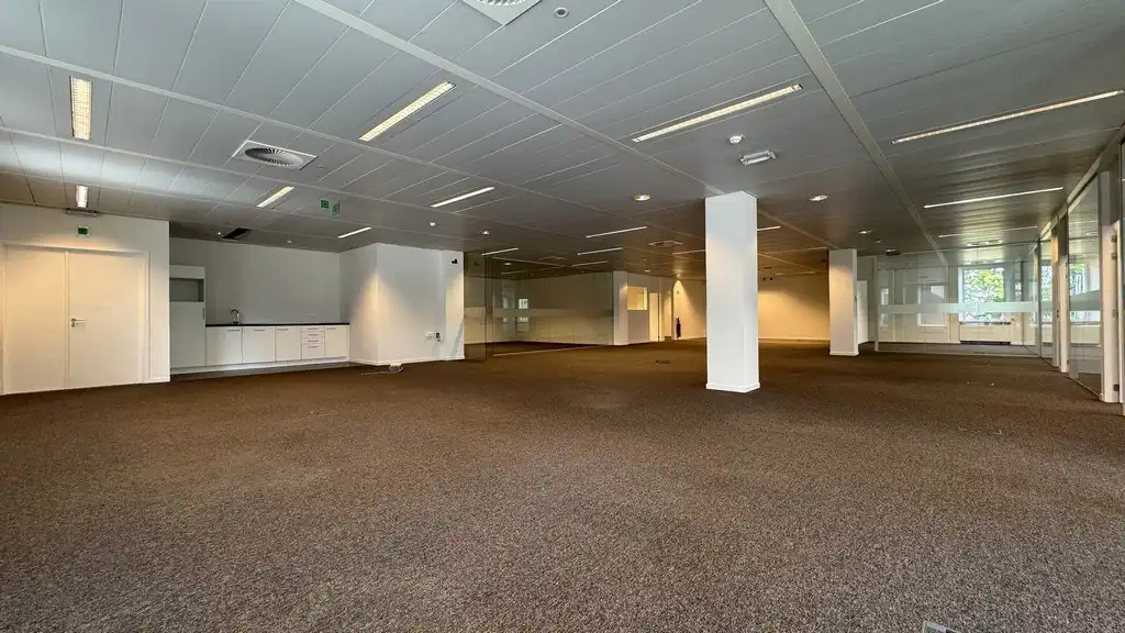 Instapklare kantoren te huur vlakbij E19 in Kontich foto 3