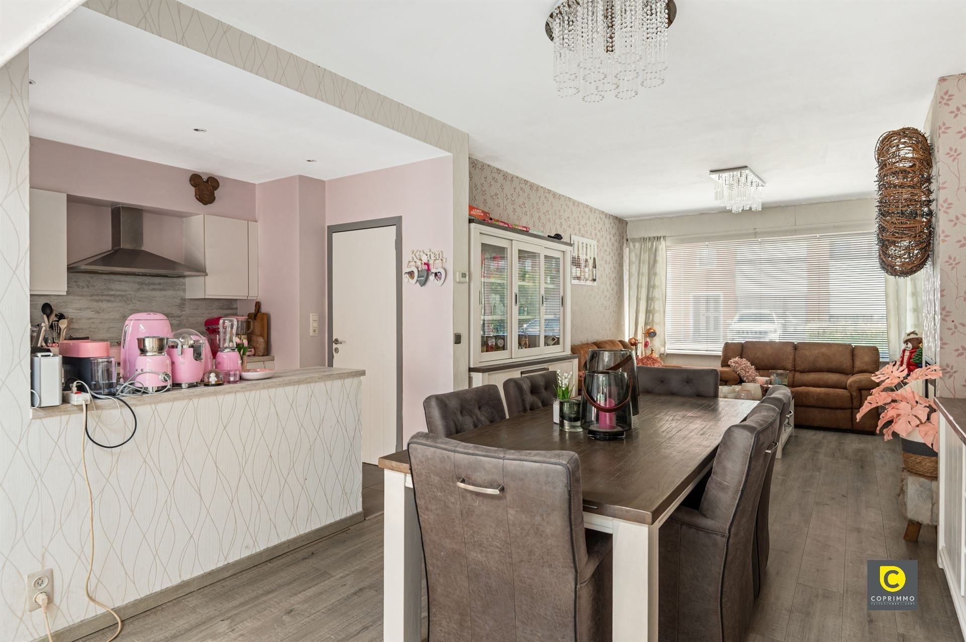 Leuke woning met 3 slaapkamer en tuin foto 3