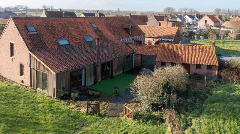 Kortemark - Werken Centrum prachtige hoeve met bijgebouwen foto 3