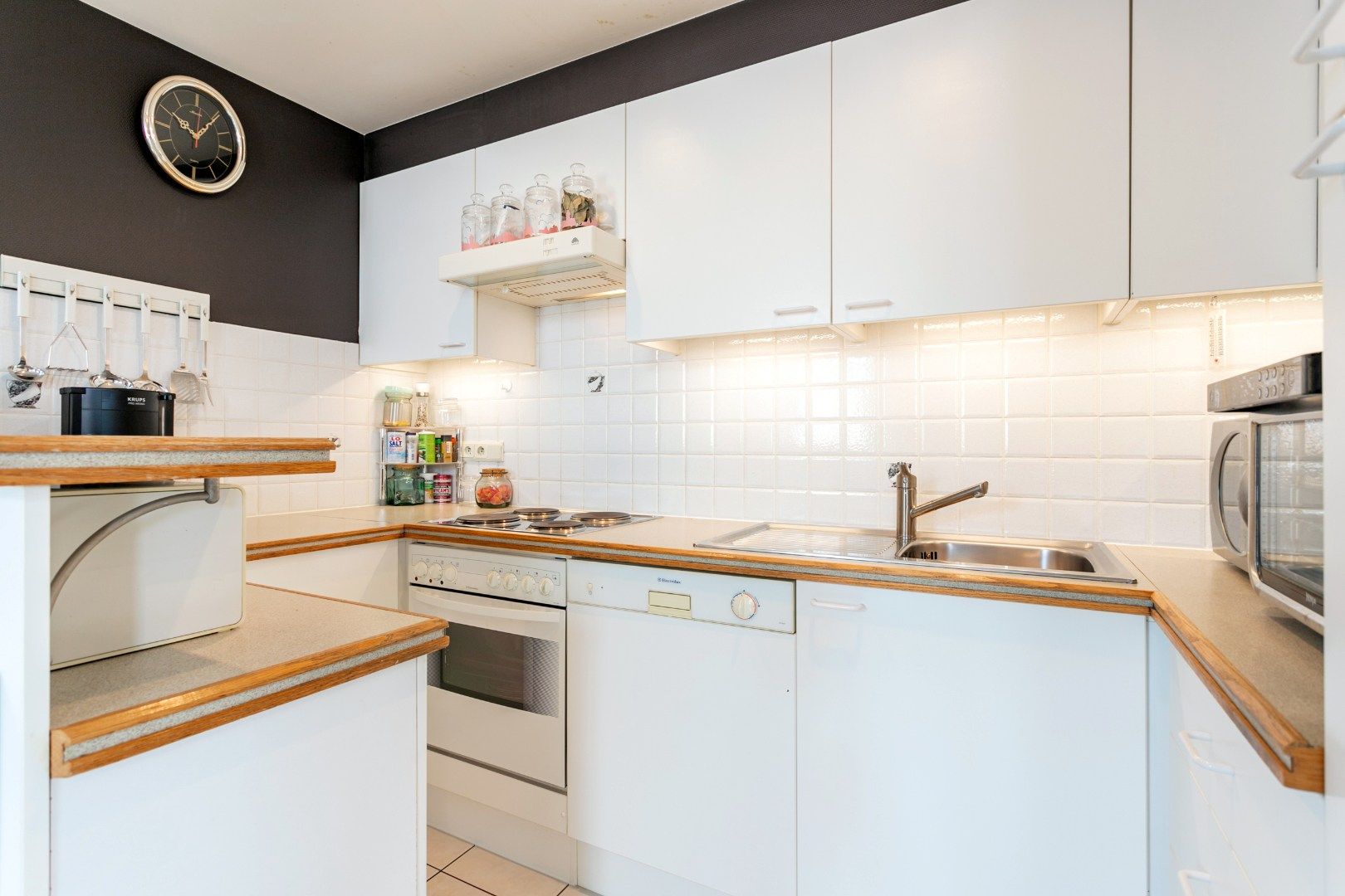 Appartement (78m²) 1 slpk, kelder en autostpl te koop centrum Halle foto 6
