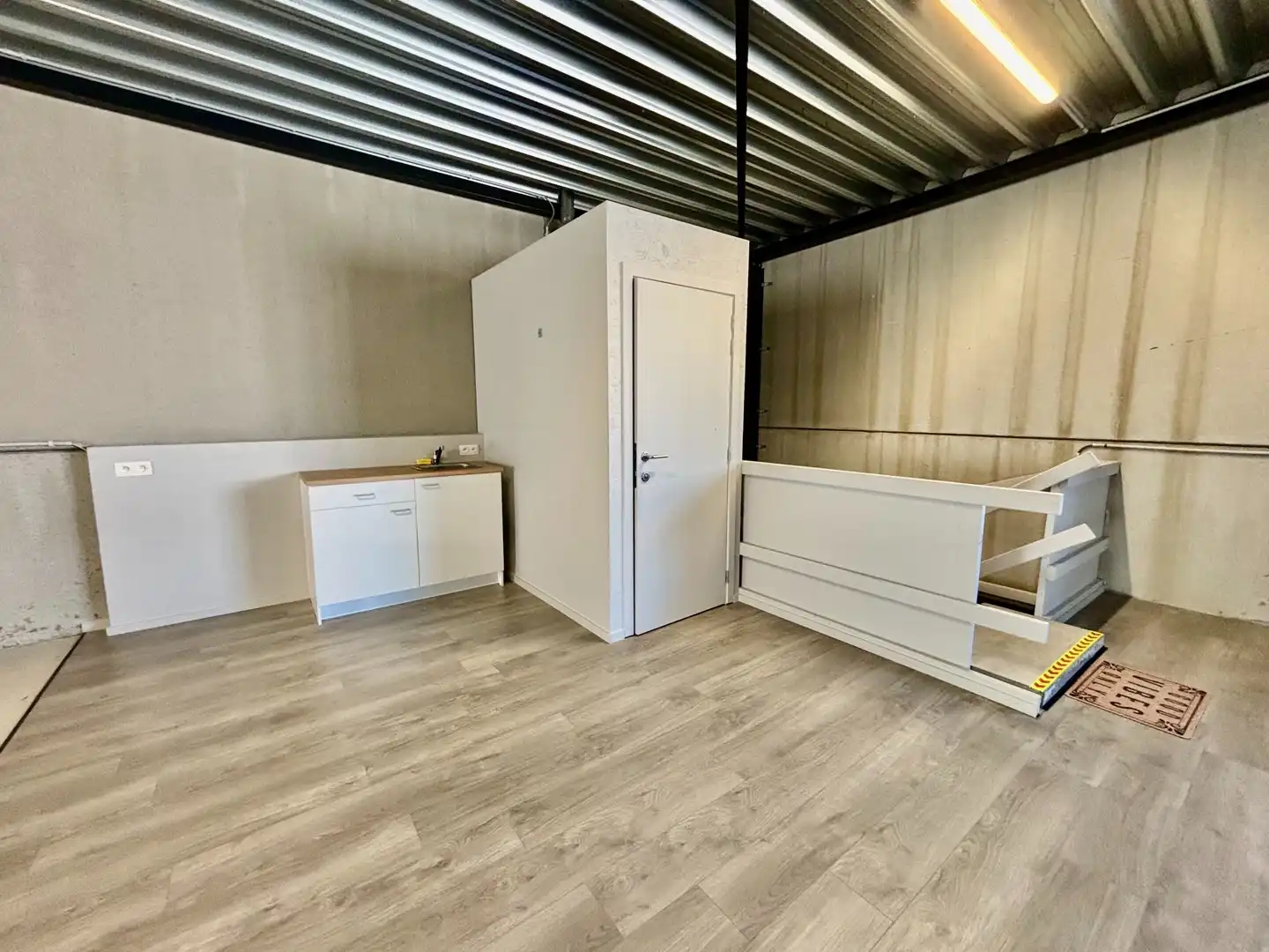 Polyvalente ruimte van ong. 155 m² te huur te Lendelede foto 8