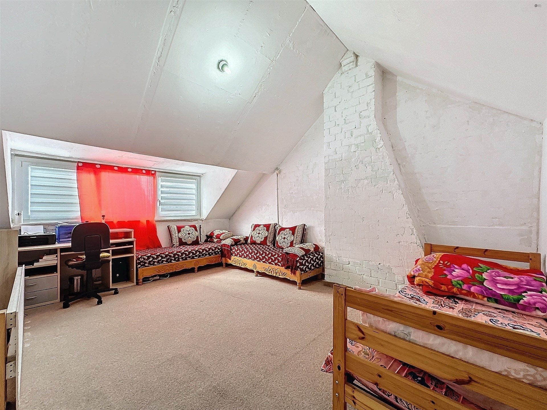 Instapklare woning met 4 slaapkamers in centrum Sint-Niklaas! foto 9