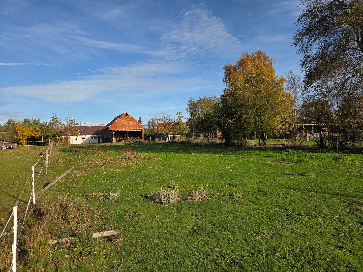 Woning met 3 slpks, schuur met 3 stallen en weiland op 2.288 m² nabij Geel-centrum ! foto 30