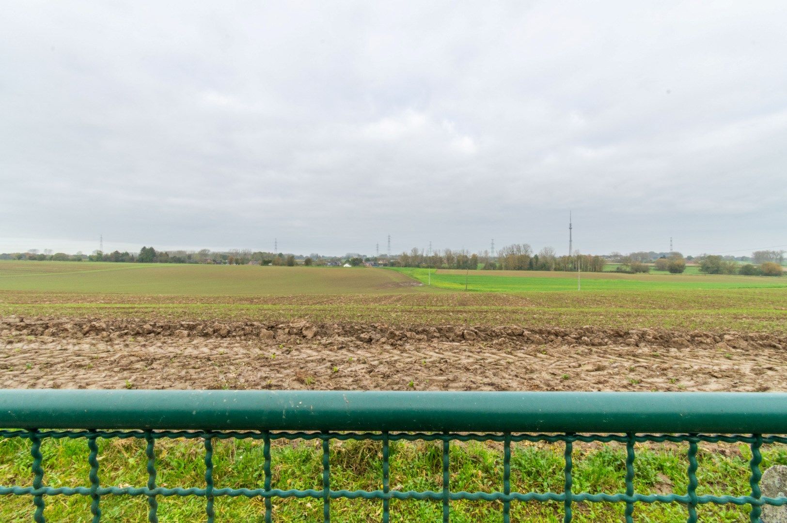 !!! OPTIE !!! Rustig, landelijk en zeer goed gelegen te renoveren woning! foto 14