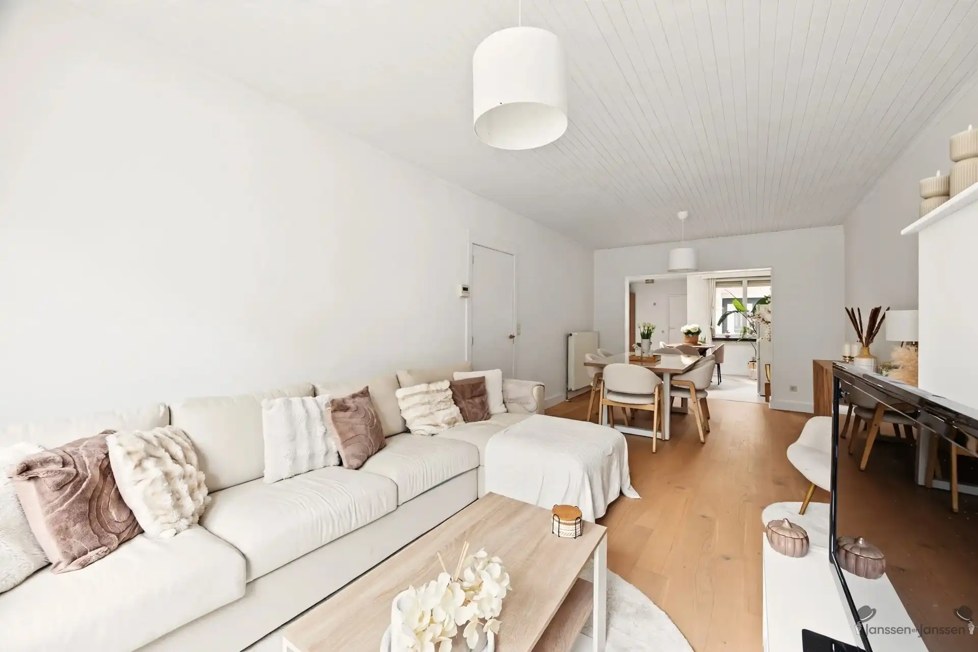 Gerenoveerde woning in gewilde straat in Schoten foto 6