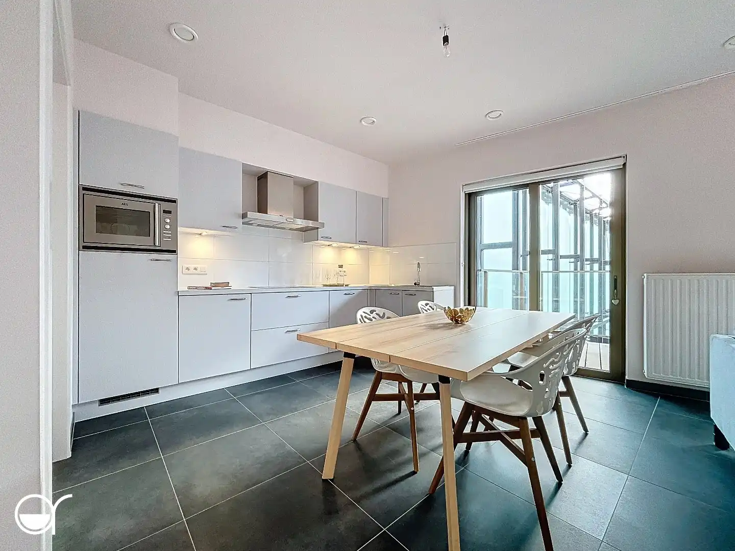 Recente assistentieflat met 2 slaapkamers en mooi zonneterras foto 2