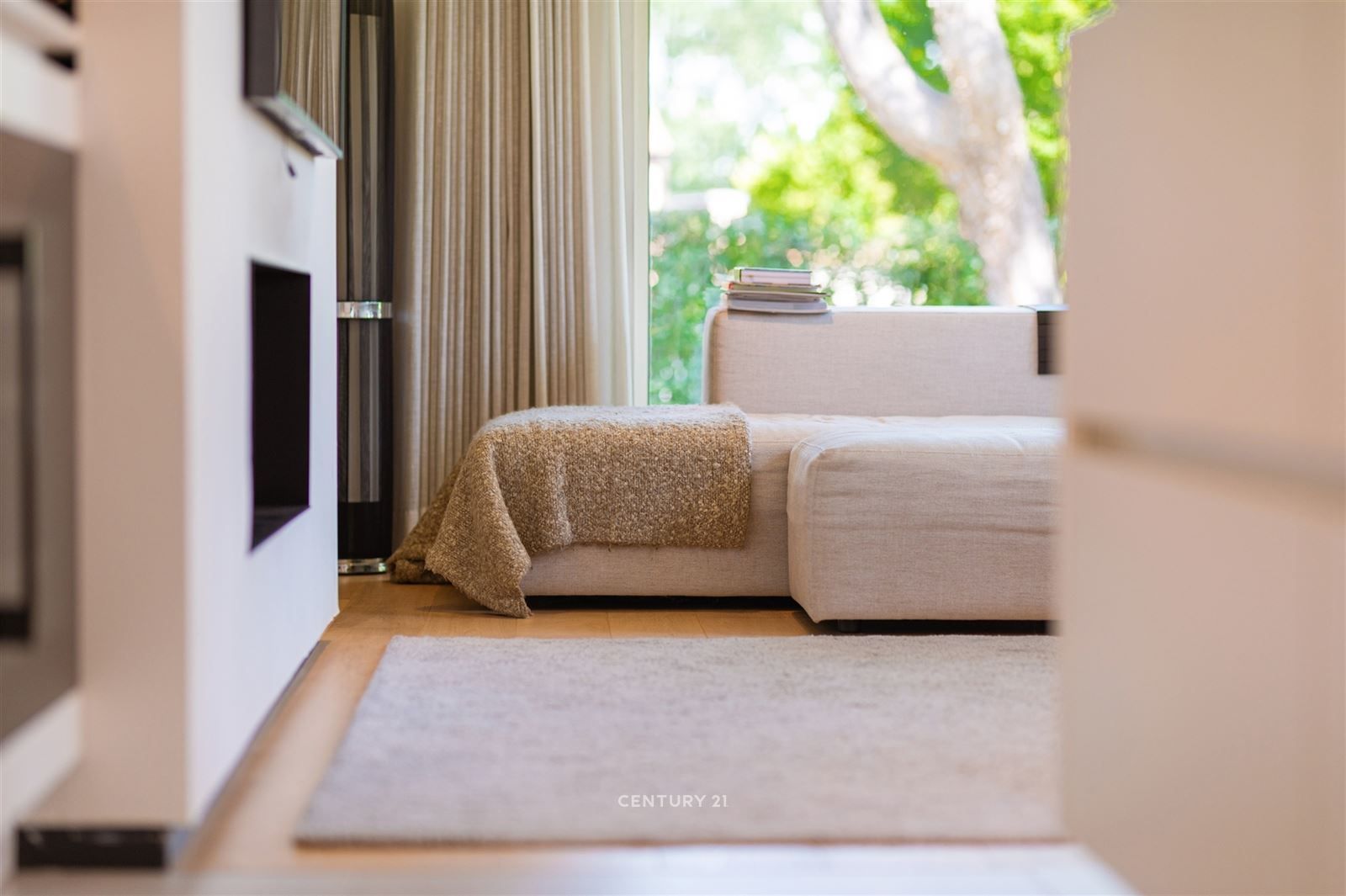 Gelijkvloers luxe appartement mét tuin foto 3