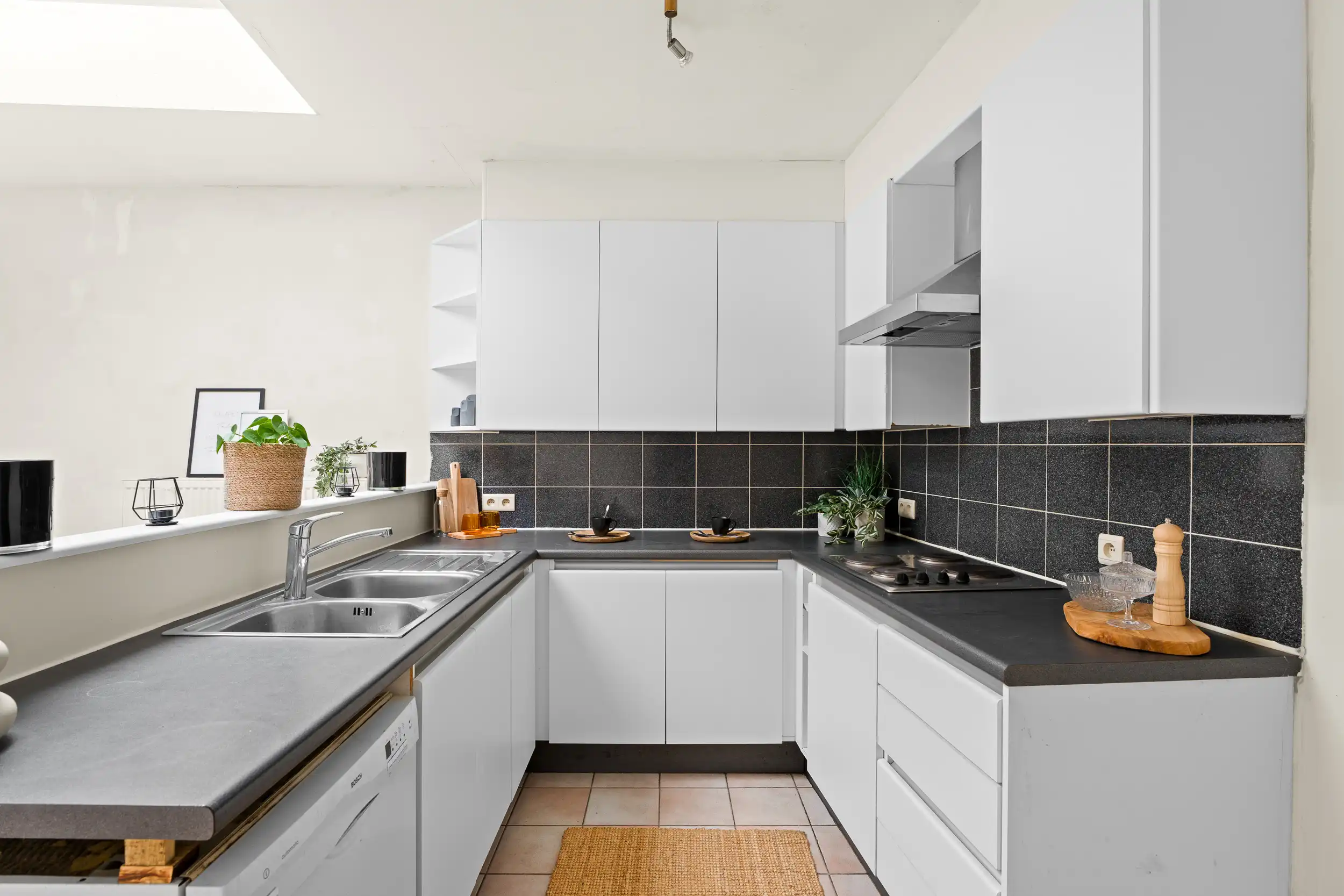 Ruime gezinswoning met zonnige tuin in Sint-Amandsberg foto 2