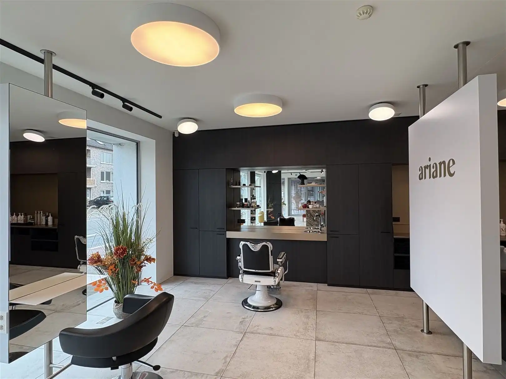 Lichtrijke & moderne handelsruimte op toplocatie in Kemzeke foto 6