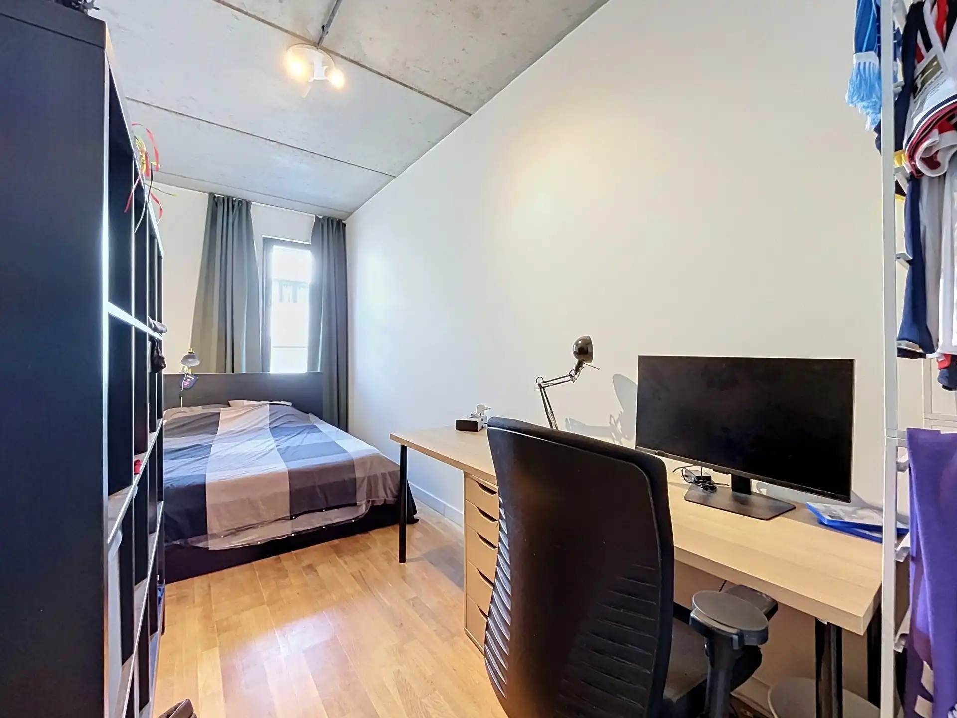 Modern gelijkvloers appartement met tuin van 200m²! foto 15