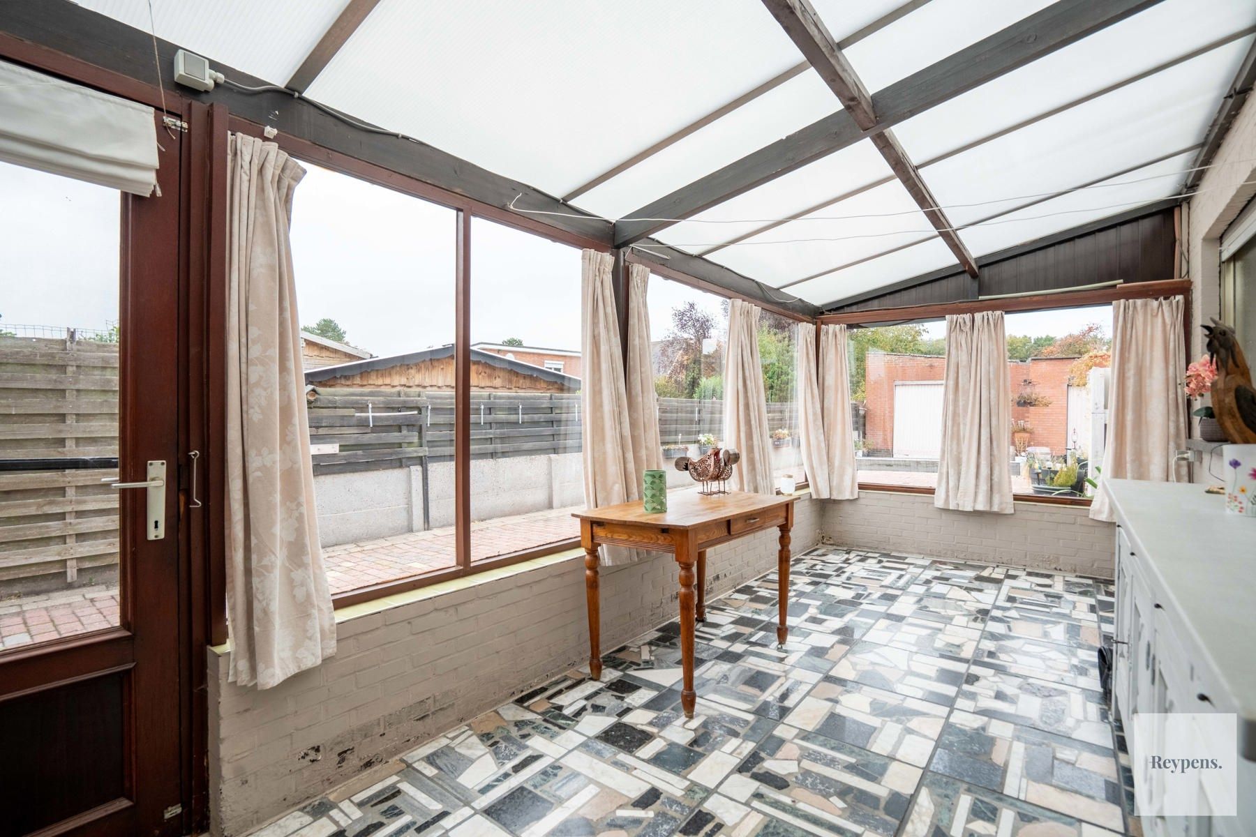 Op te frissen woning in een rustige wijk foto 15