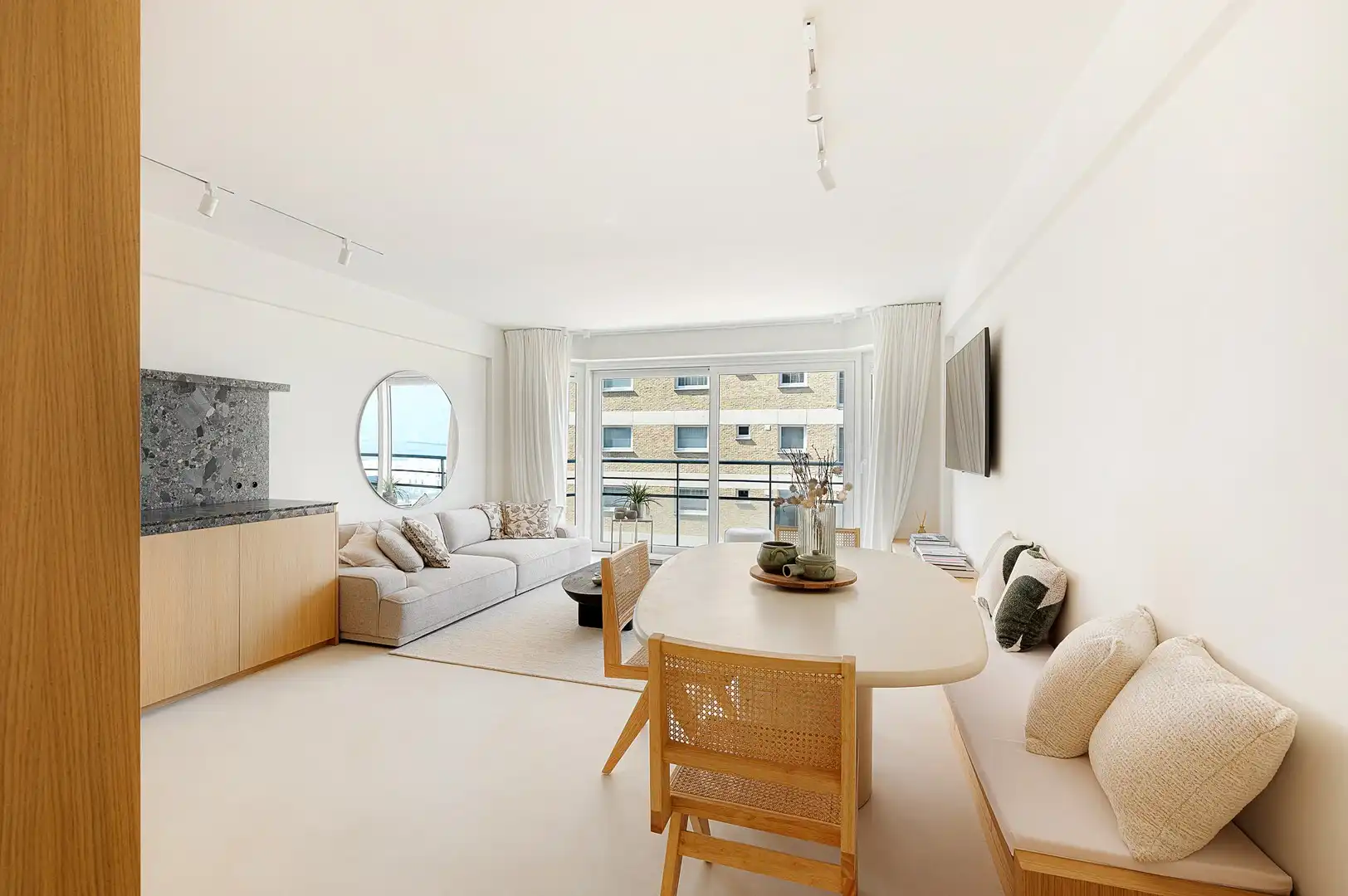 Prachtig zonnig gerenoveerd appartement met zeezicht. foto 10