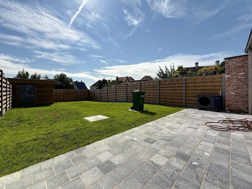 Prachtige nieuwbouwwoning met garage in het centrum van Westrozebeke foto 9