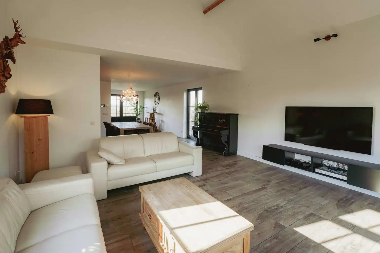 Prachtige villa in pastorijstijl aan de rand van Eeklo foto 6