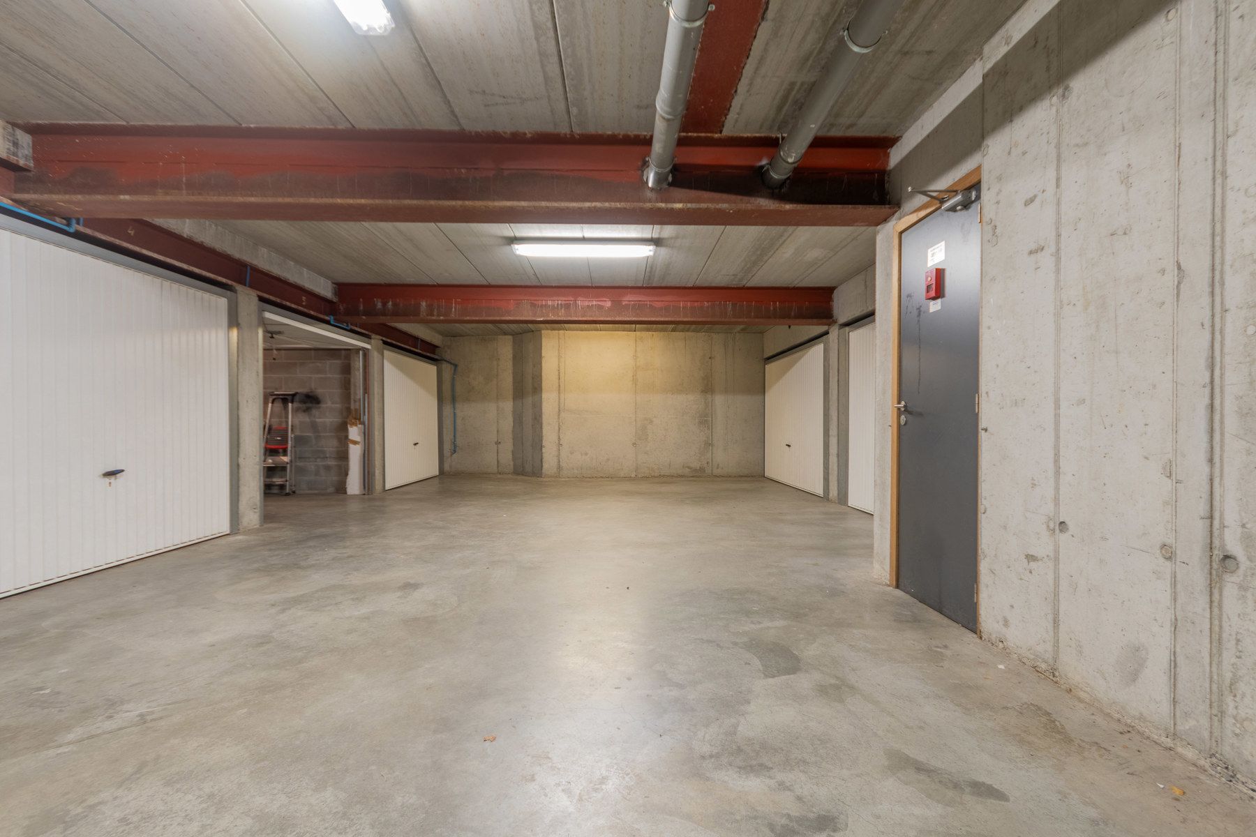 Goed onderhouden appartement met 2 slaapkamers en garage foto 18