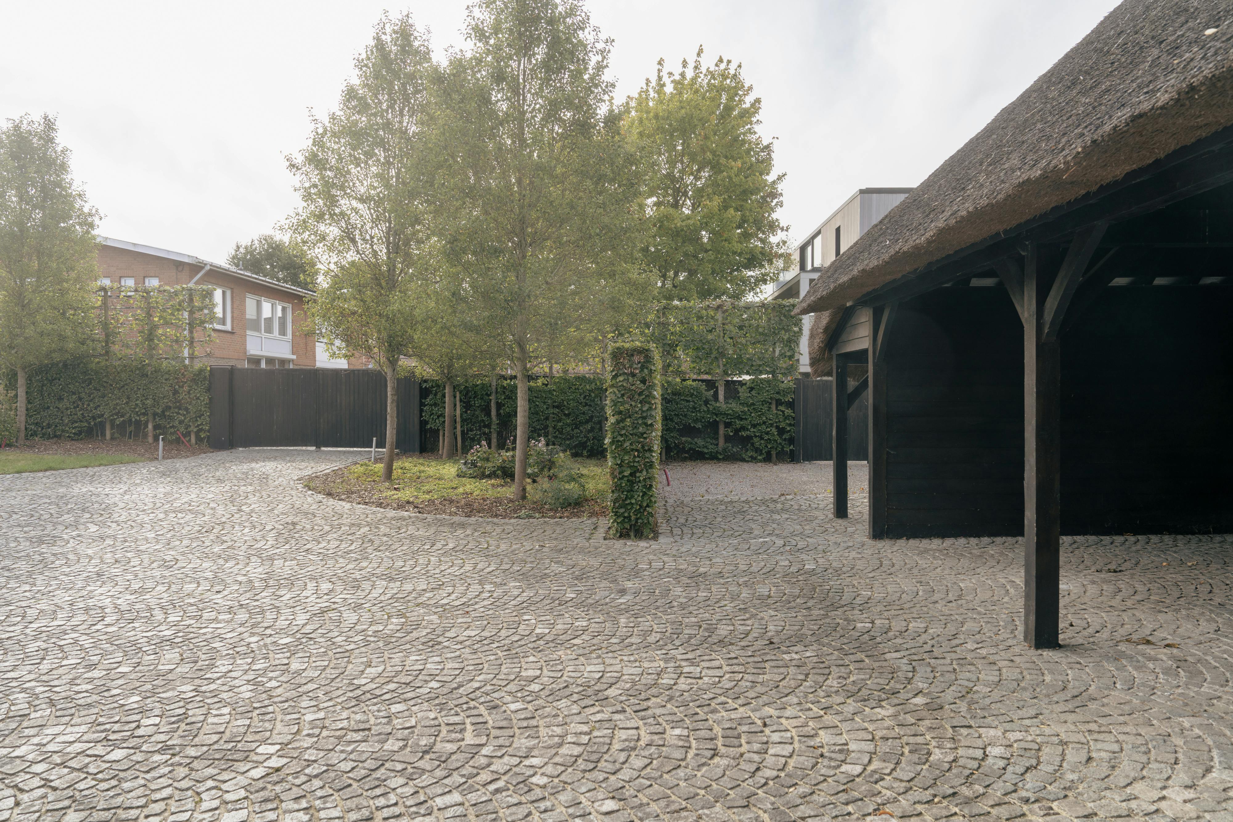 Uitzonderlijke villa te koop op 100m van de Menenpoort foto 24