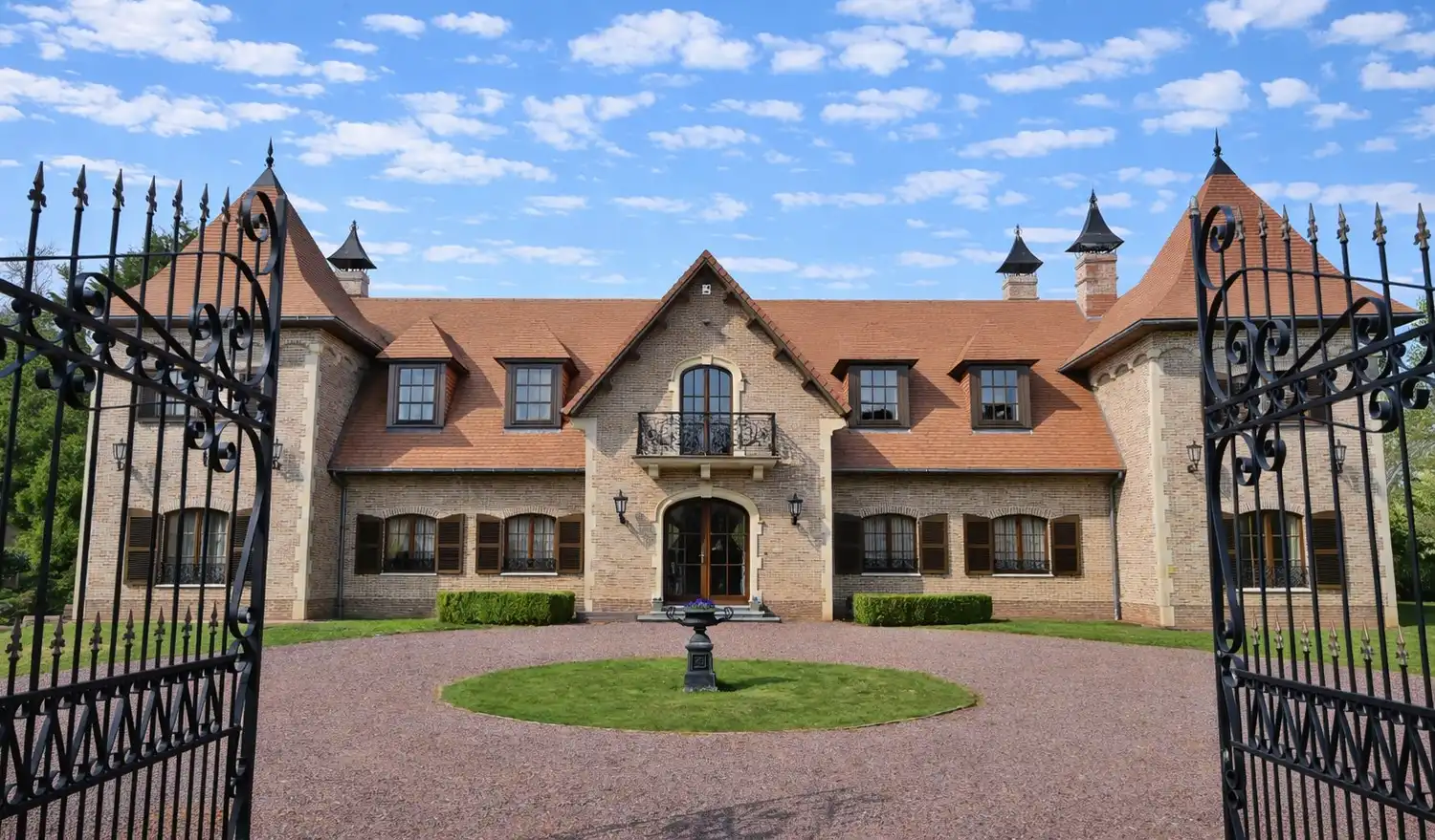 Magnifieke kasteelvilla met binnenzwembad, uniek gelegen in villawijk “Goudkust”, omringd door natuur, rust en optimale privacy foto 5