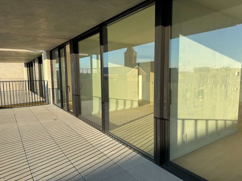 Penthouse met 2  slaapkamers met  een groot terras van 22 m². foto 2