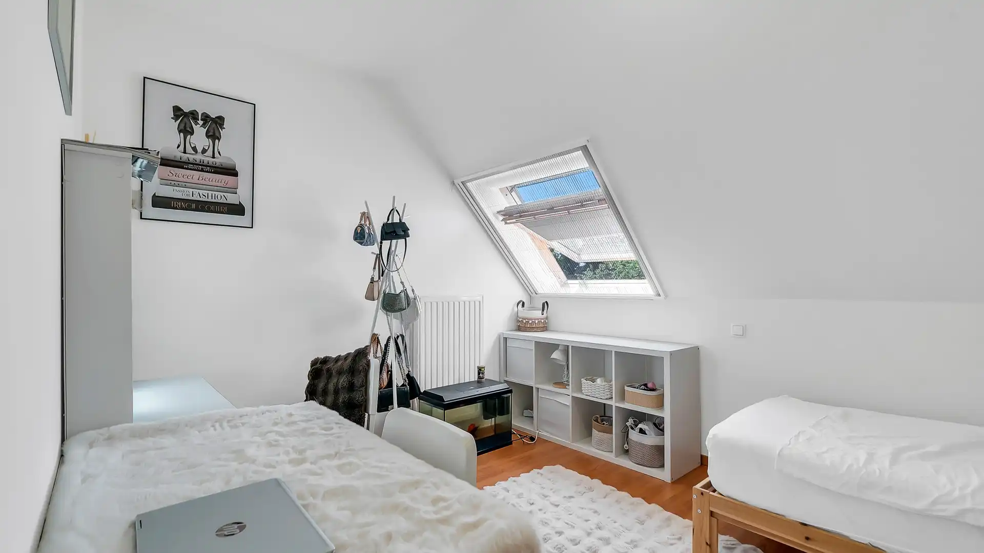 Ruim en instapklaar appartement met 3 slpkrs vlakbij Genk centrum foto 11