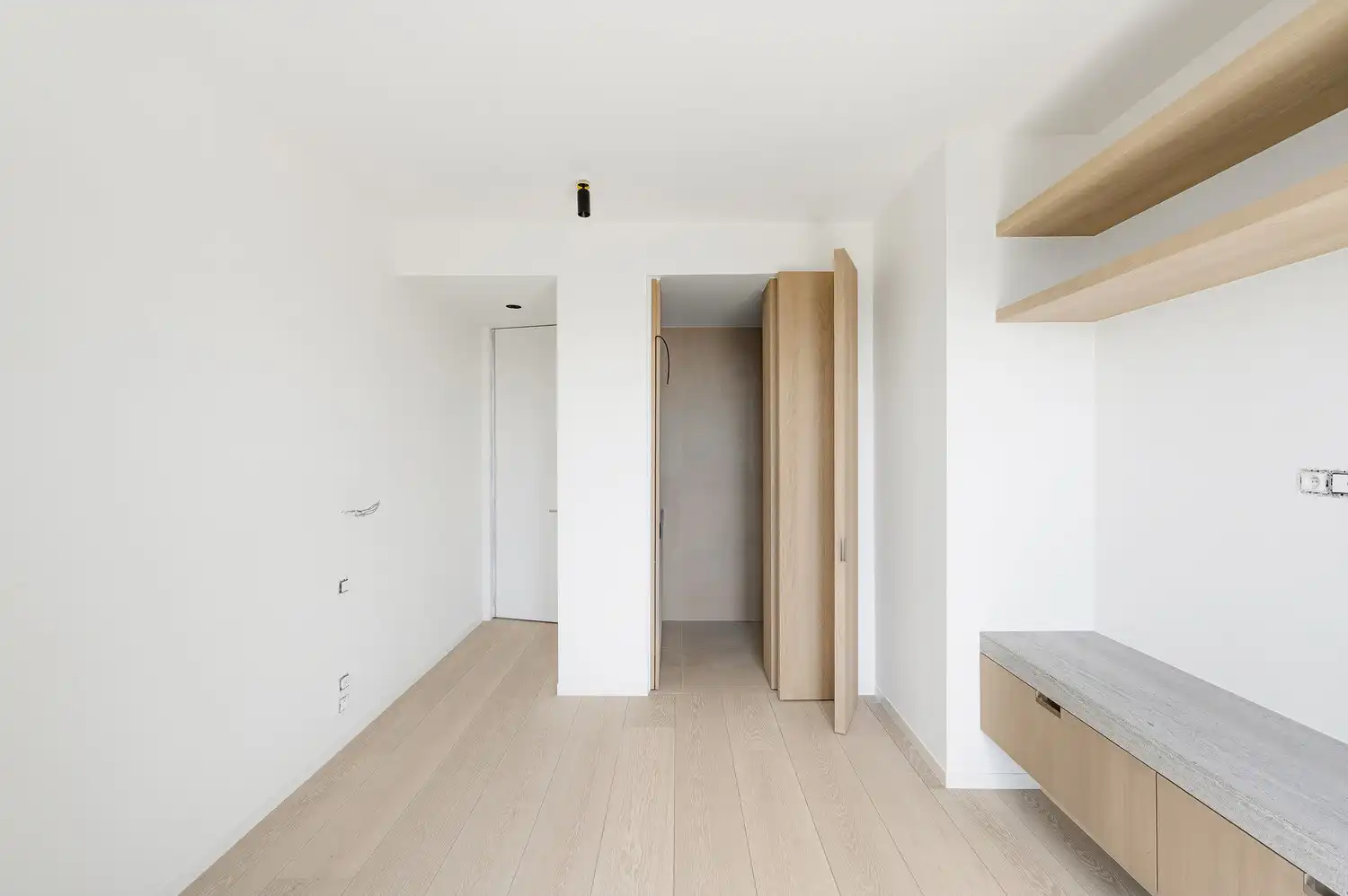 Fenomenaal appartement met panoramisch zicht op de 18de verdieping van Res.Heldentoren foto 16