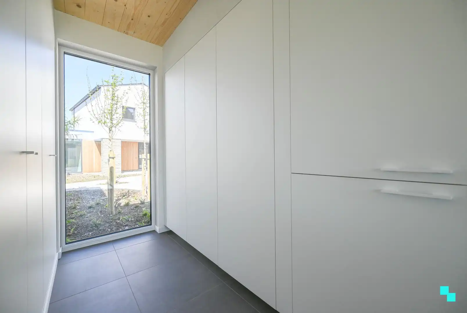 Halfopen nieuwbouwwoning in houtmassiefbouw foto 9