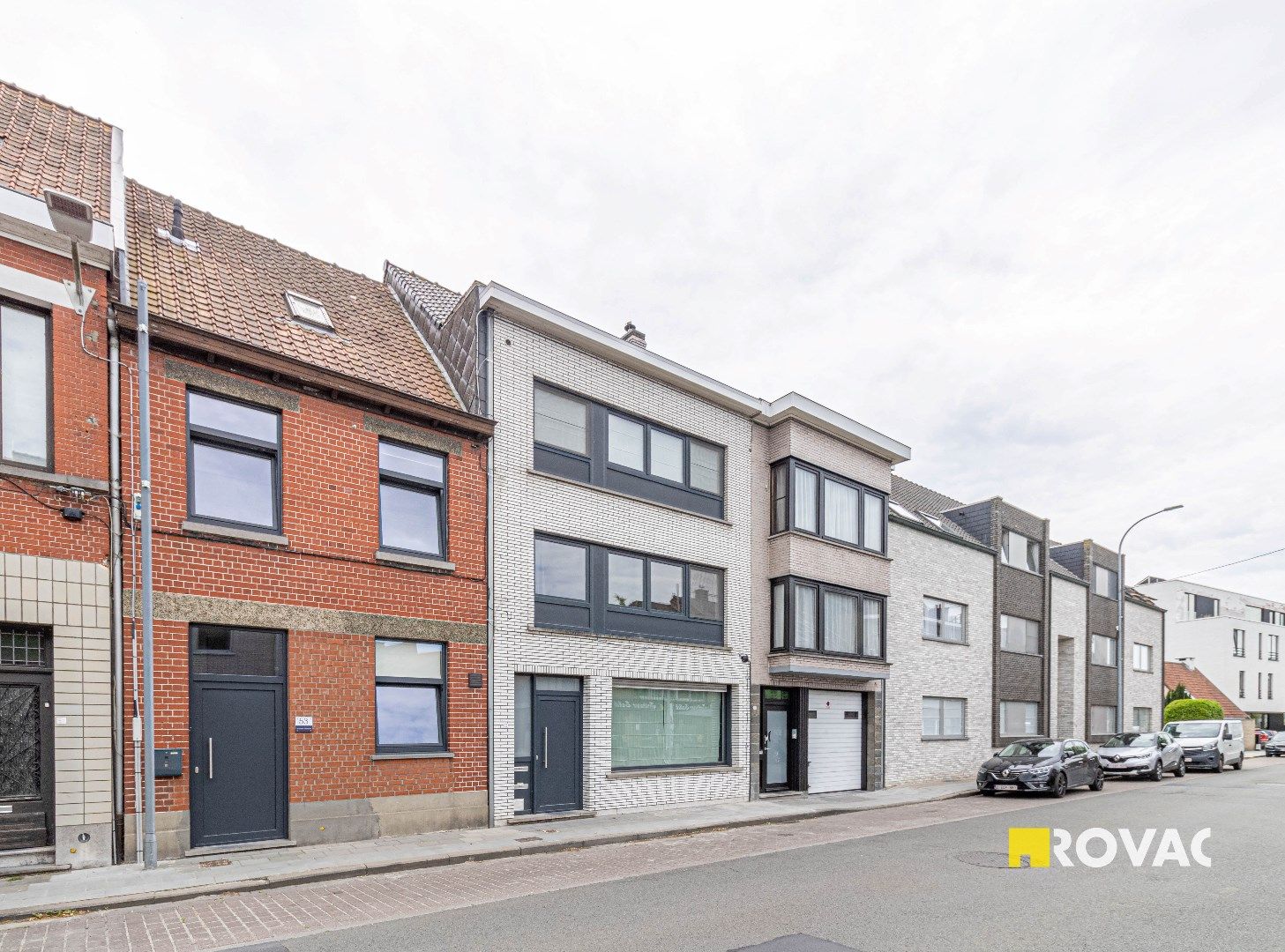 Opbrengsteigendom bestaande uit 2 appartementen met terras én tuin foto {{pictureIndex}}