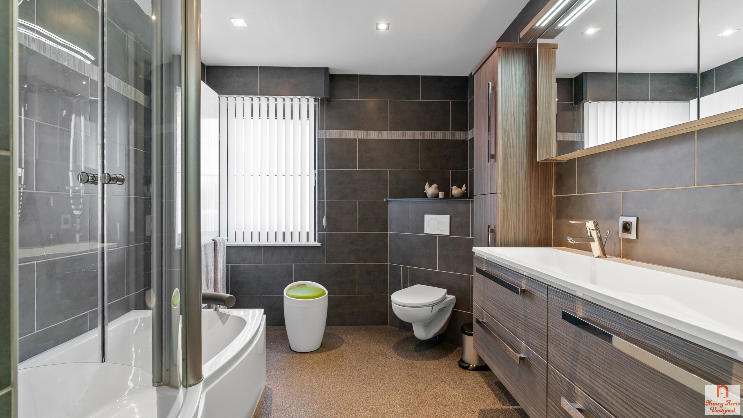 Grondig gerenoveerde woning met kwaliteitsafwerking foto 19