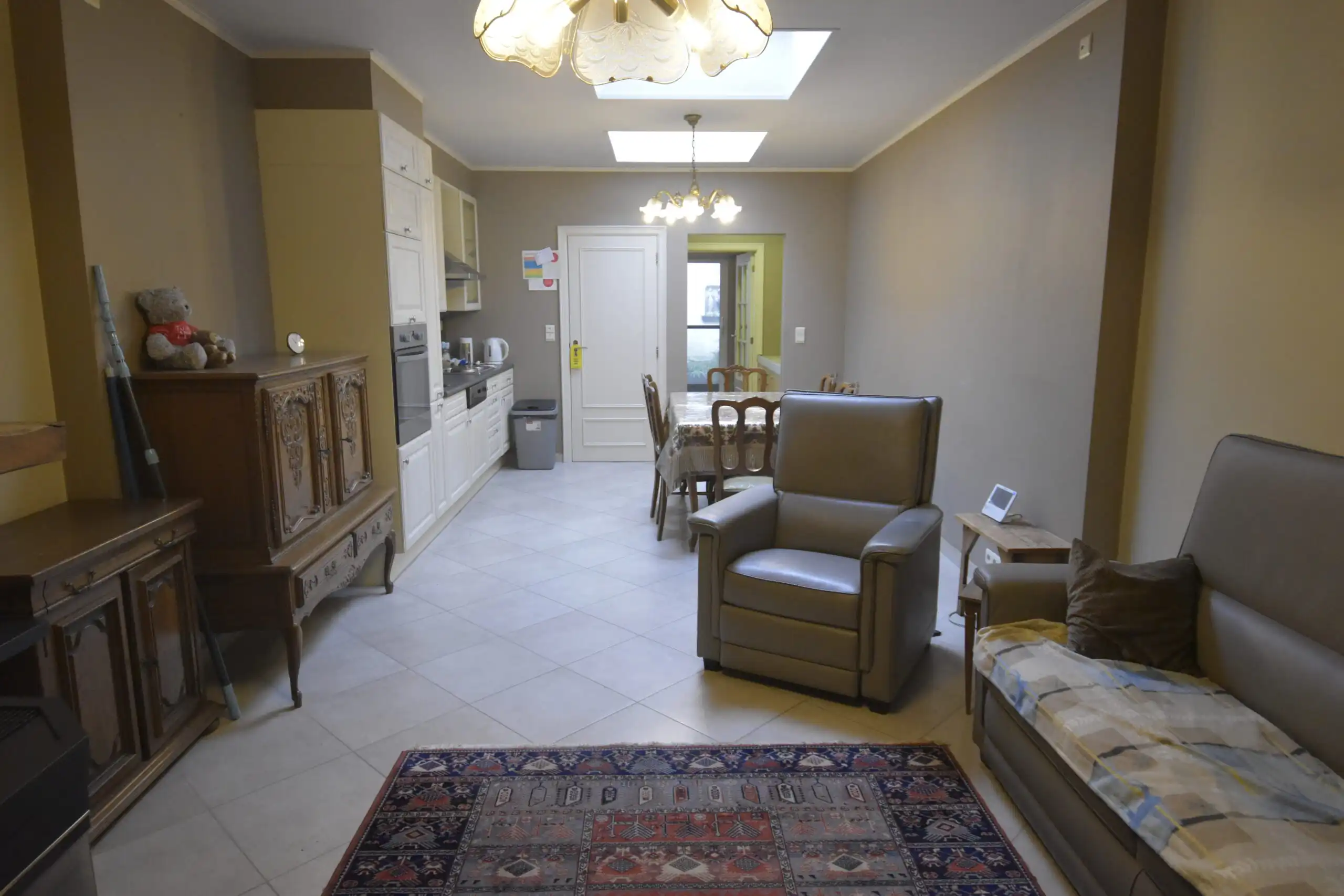 Leuke starterswoning met 3 slaapkamers en garage foto 4