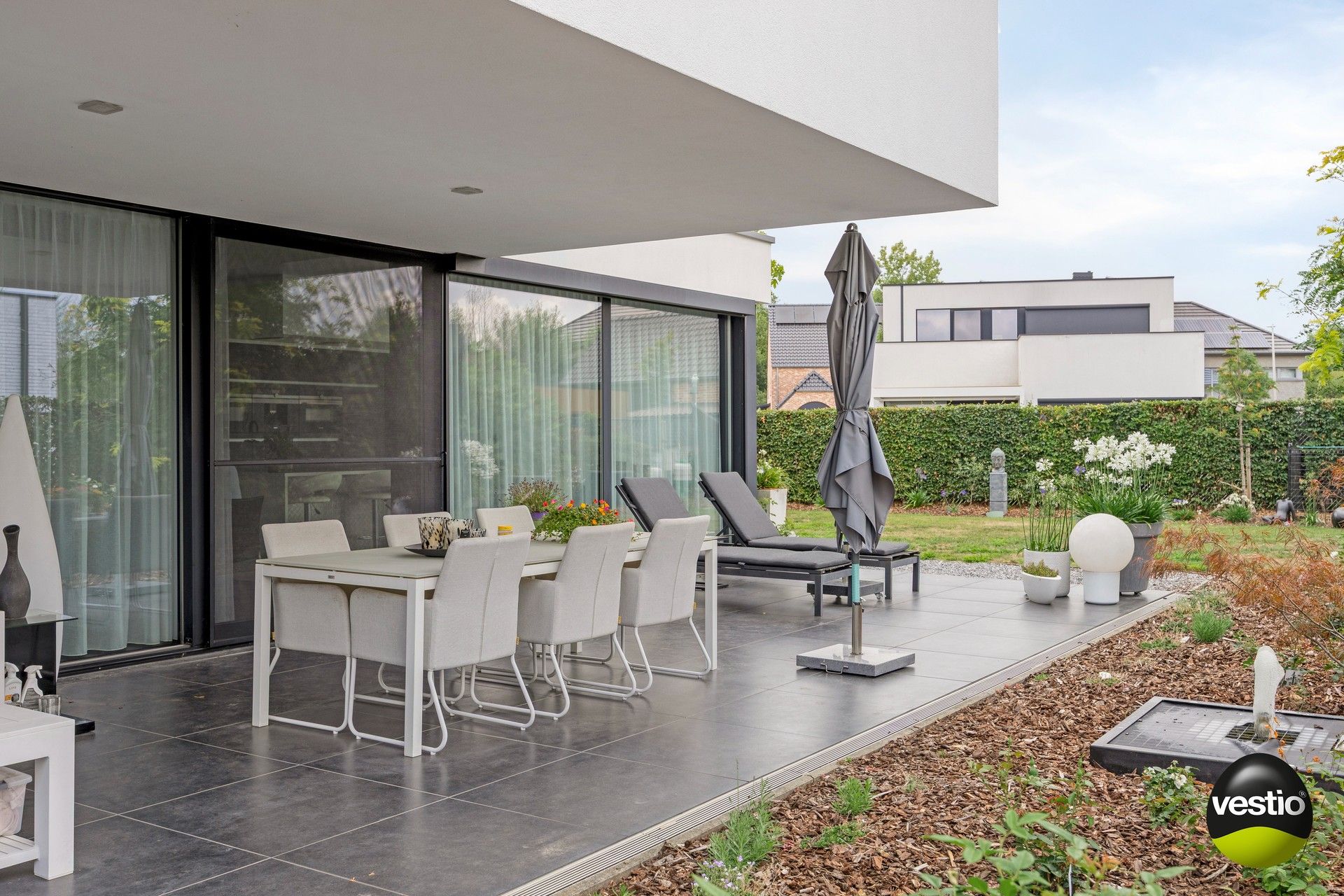 MODERNE VILLA – TOPAFWERKING IN RUSTIGE WIJK foto 33
