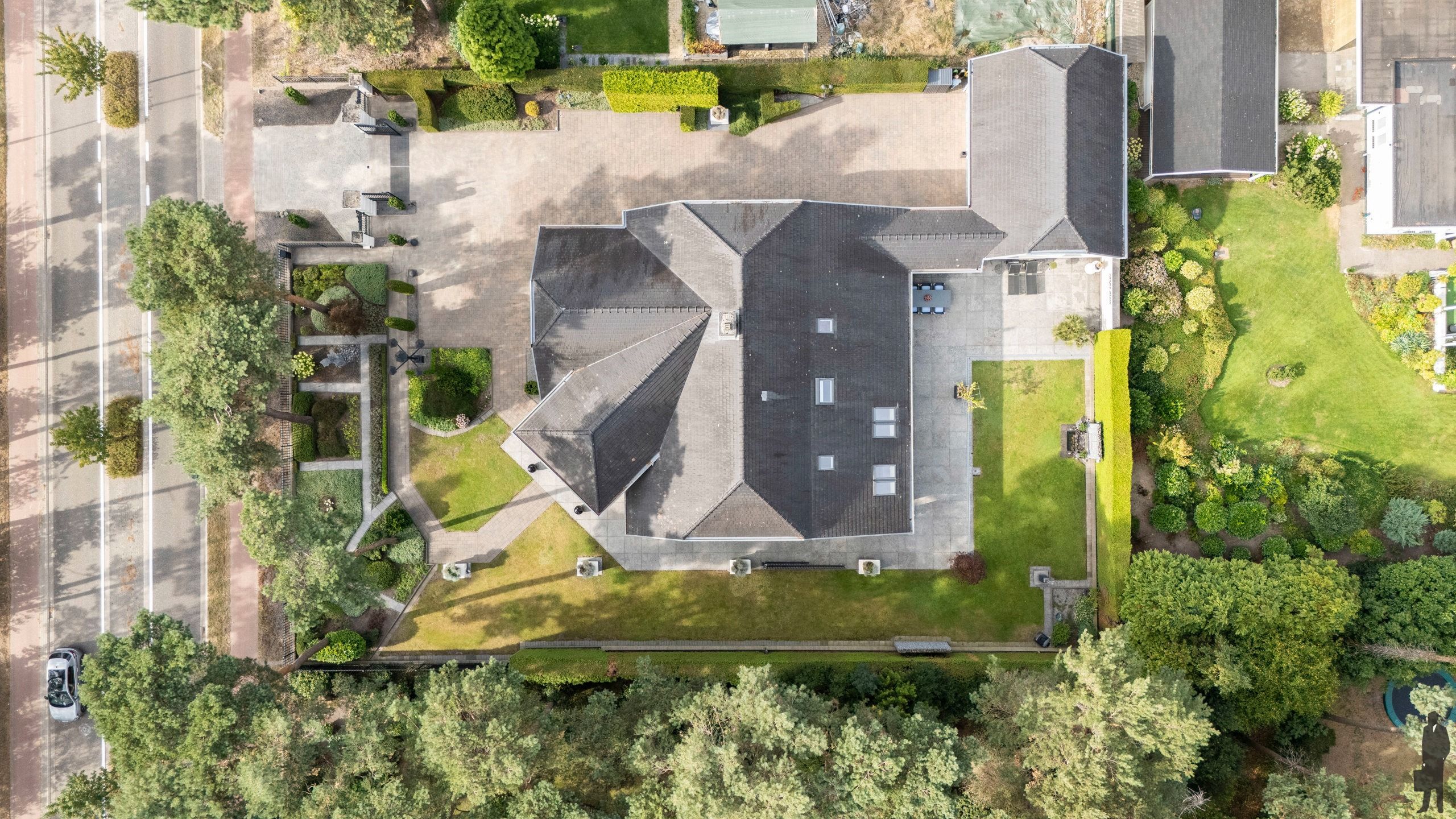 Tijdloze, volledig gerenoveerde villa 'Arendsnest' te Achel foto 2