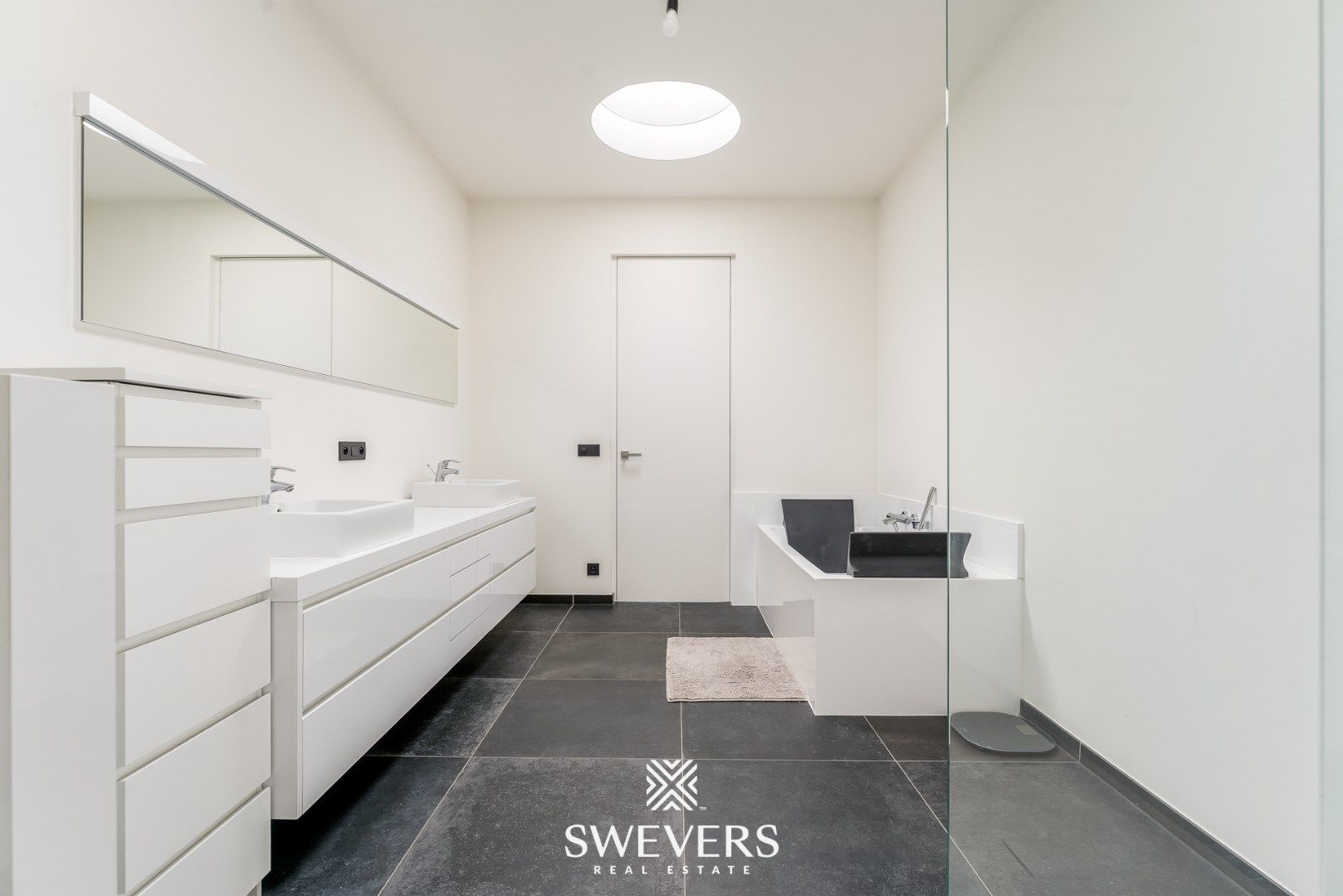 Exclusieve energiezuinige villa met zwembad en poolhouse  foto 14