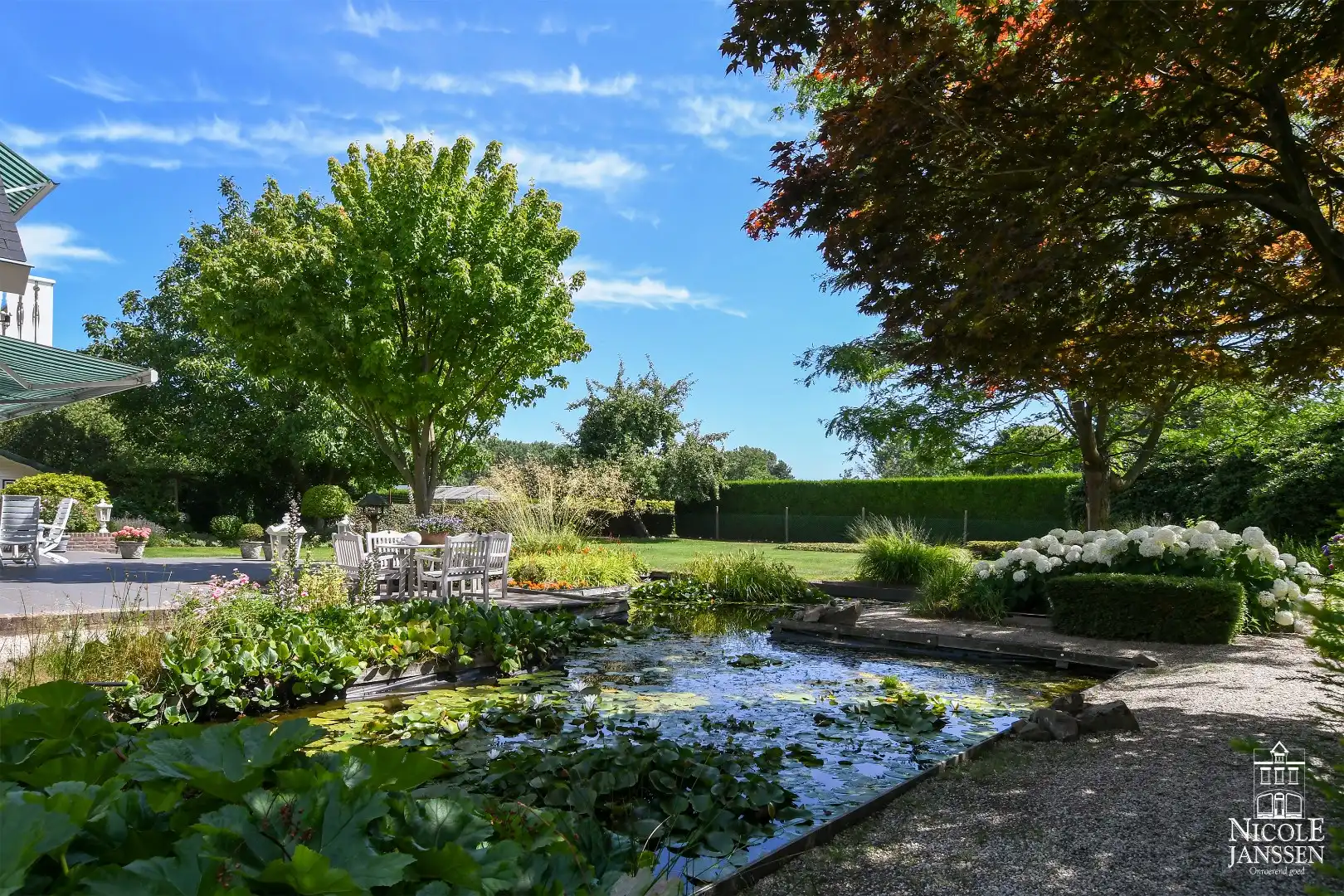 Stijlvol en ruim ingedeeld landhuis met grote tuin in het centrum foto 30