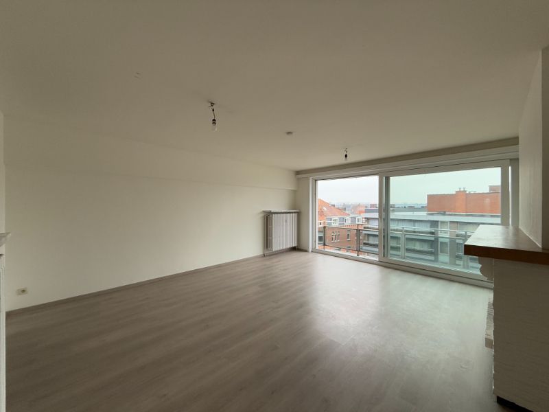 Gerenoveerd appartement met veel lichtinval, gelegen op de Markt foto 6