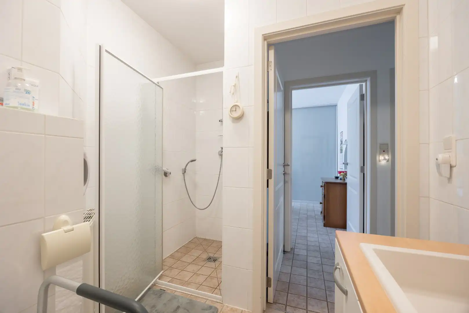 Goed onderhouden woning op een perceel van 8 are 19 ca foto 12