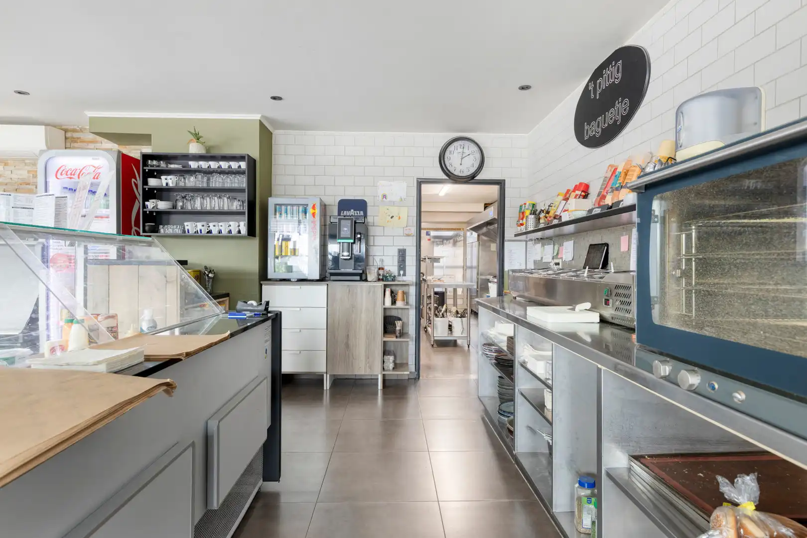 Te koop: Succesvolle broodjeszaak & trattoria met ruim overdekt terras foto 16